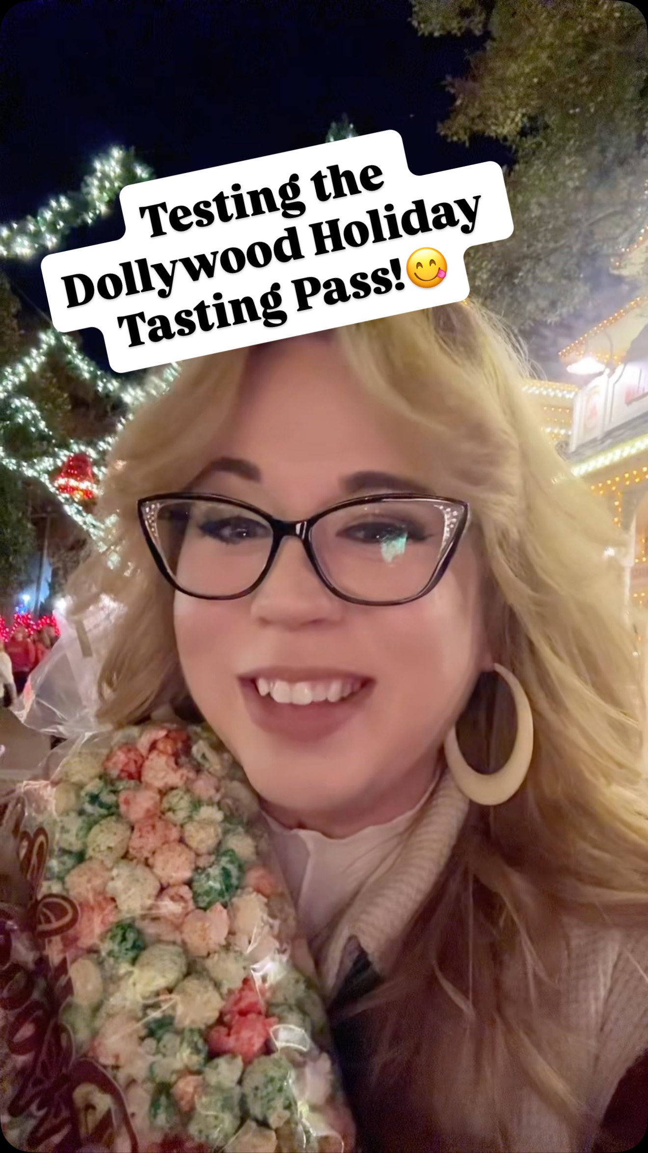 Did you know @dollywood has a Tasting Pass this holiday season?! Thank you Dollywood for letting me be a #dollywoodpartner this season! We had so many yummy treats, and I’m still thinking about that potato! 🤤 #dollywood #christmasatdollywood #dollywoodtastingpass #thedapperdanielle