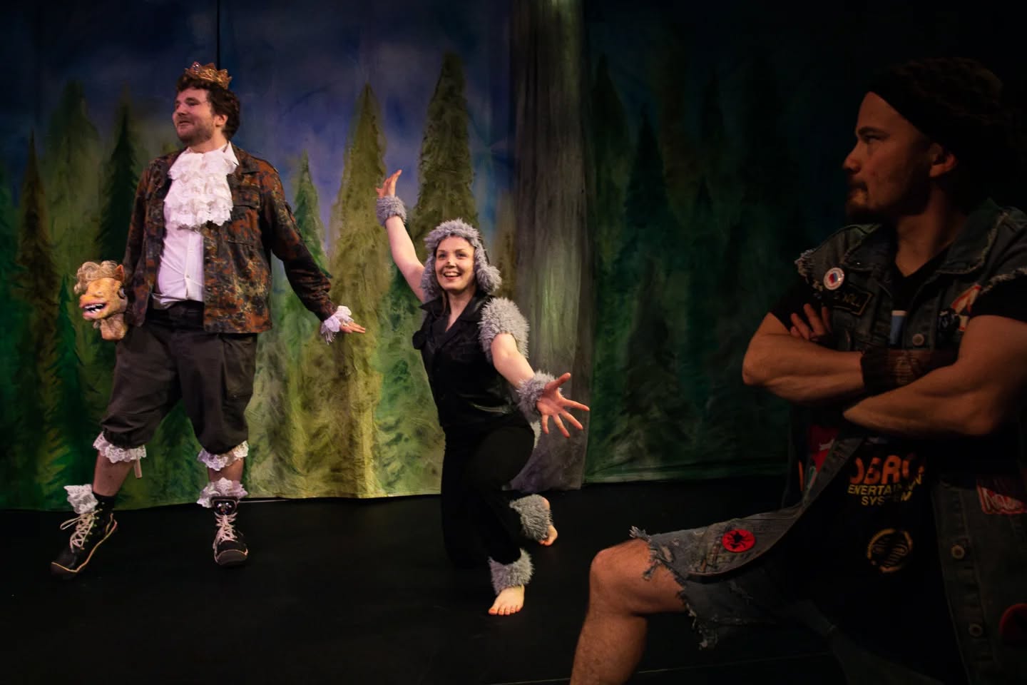 Ootko mun kaverlji? huomenna 23.11. klo 13 @pakkahuonejoensuu Valo lastenkulttuurifestareilla 😊. Tähän esitykseen on vapaa pääsy, tervetuloa sankoin joukoin! Lisätietoja esityksestä löytyy www.vaarapyora.com
#lastenkulttuuri #kaikkienkulttuuri #lastenteatteri #musiikkiteatteri #teatteri #lastenjoensuu #lastentapahtuma #joensuuntapahtumat #joensuu