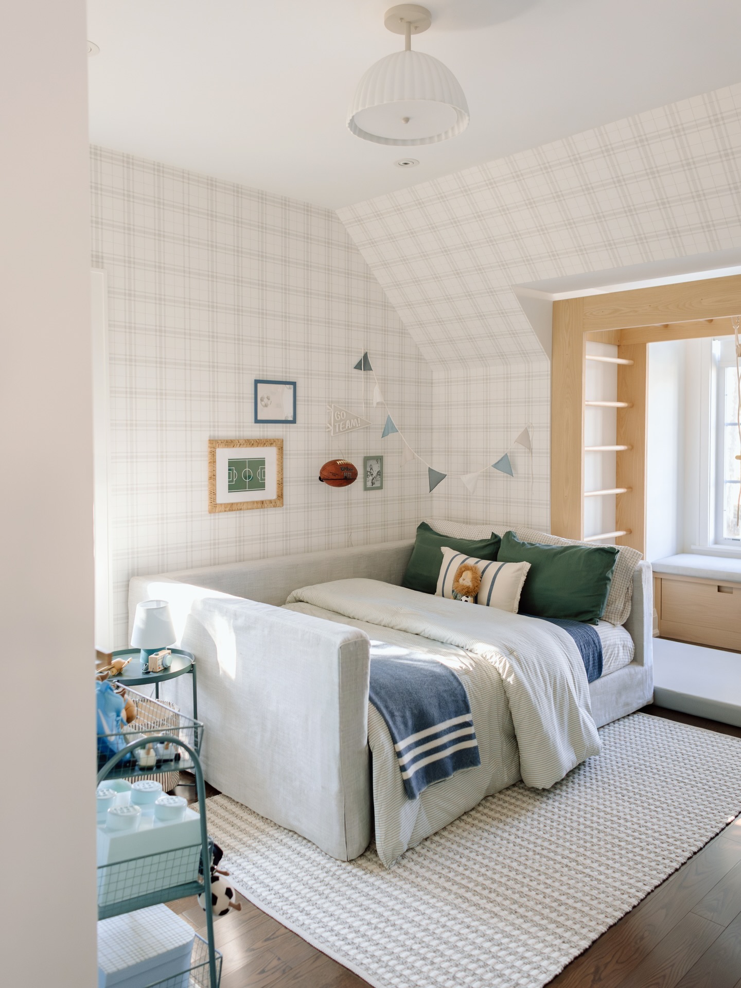 Full reveal coming soon! This was a fun one! 🏒⚽️🏈
Project: Little Legend 🏆
📷: @elzaphotographie