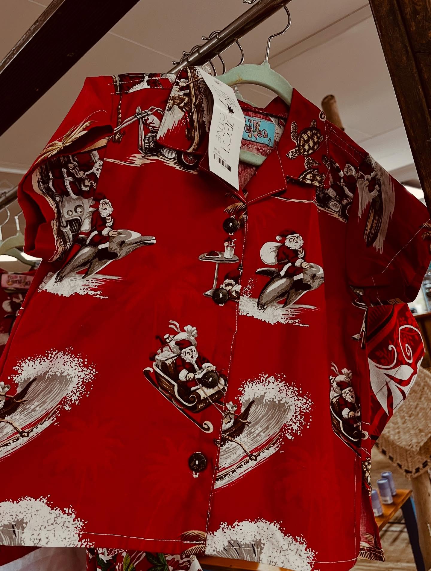 With Christmas just around the corner, don’t forget to grab some cool Christmas shirts and cute island-inspired dresses for your little ones! 🌺🎅🏽
Shop local, support local businesses, and keep the island spirit shining this festive season. 🌴❤️.
Dm for price, size and location.
.
.
.
.
.
#christmas #islandchristmas #fiji #fijiislands #shoplocal #supportlocal #tourismfiji #nadi