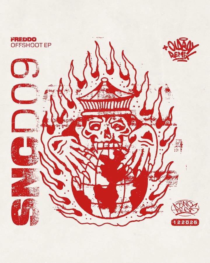 SNCD09 by our hometown homie @freddodeejay is out now! 💀🌐 The „Offshoot EP” perfectly captures the spirit of today’s scene, where Speed Garage meets Tech House and cheeky vocals ride on top of thick reese basslines.
The title track, a groovy UKG roller, features a bubbly bassline and bleepy minimal sounds, drawing inspiration from Manchester’s finest — Oldboy. Naturally, no one other than Oldboy himself takes on remix duties, delivering a stripped-down, punchy Tech House interpretation. D2, „Dig This!” stands out as the most uplifting and dancefloor-friendly cut on the record, with infectious vocals guaranteed to get any crowd moving. Meanwhile, „Screwface” and „Choppa” explore the darker, heavier side of the project — both built for sweaty peak-time moments deep in the club.
Slide 1: Offshoot
Slide 2: Dig This!
Slide 3: Screwface
Slide 4: Choppa
Slide 5: Offshoot (Oldboy Remix)
▶ Music: Freddo
▶ Remix: @oldboytrax
▶ Mastering: @paul_sirrell_music
▶ Cover: @tattoomax__ & @emi.snc
▶ Animation & Reel: @timothy.effects
▶ Distribution (Digital): The Orchard
▶ Text: Emanuel Mayr