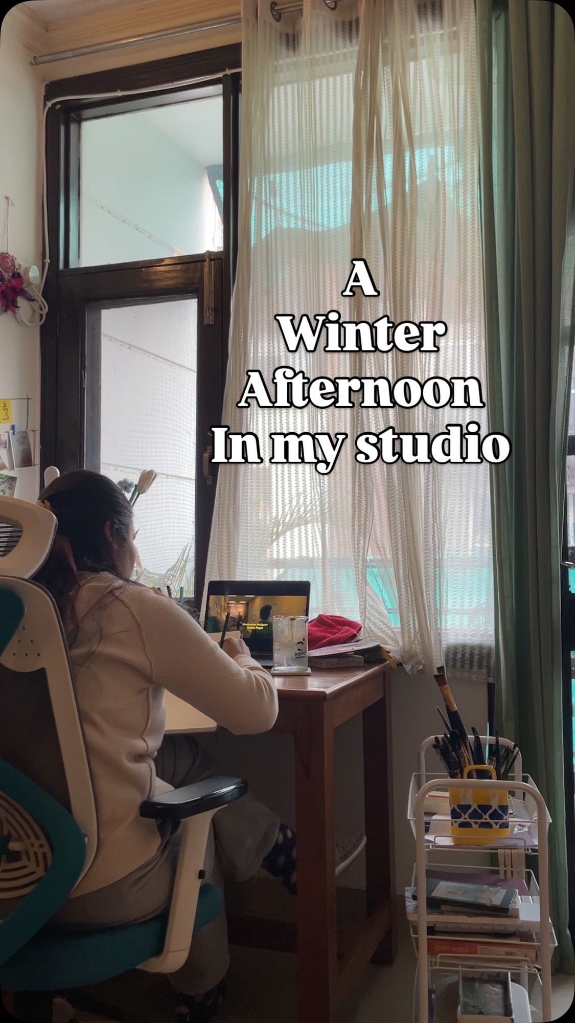 A winter afternoon of my dreams 💛🌈
#winterishere☃️ #wintermagic❄️ #anewpamapaints #itsthebestseasonoftheyear #seasonmagic #holidaygiftgiving #customgiftsforchristmas