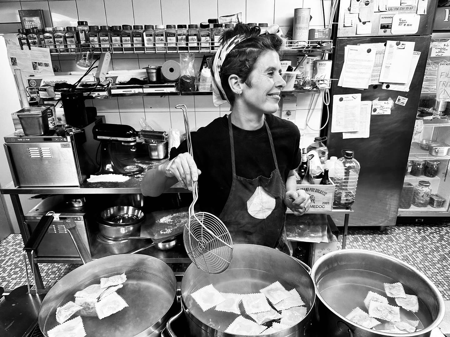 Am Donnerstag 20. November im Ochsen Oltingen ab 18.30 "Mirjams Ravioli". Hausgemacht und handgemacht mit Ochsenschwanz-Ragout, Manzo Brasato, Steinpilz, Kürbis und Limone. Preis pro Person Fr 38.50 exkl. Getränke. Reservation bis Mittwoch erforderlich. ❤️ #ravioliimochsen #mirjsravioli #ochsenoltingen #ochsenmachtglücklich