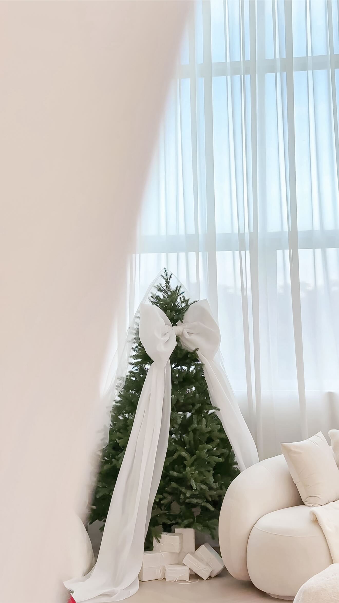 Who says you can’t have a white Christmas in JB? 🌲🤍
Planning a Christmas gathering or a festive campaign shoot? Limited slots left — book via link in our bio✨