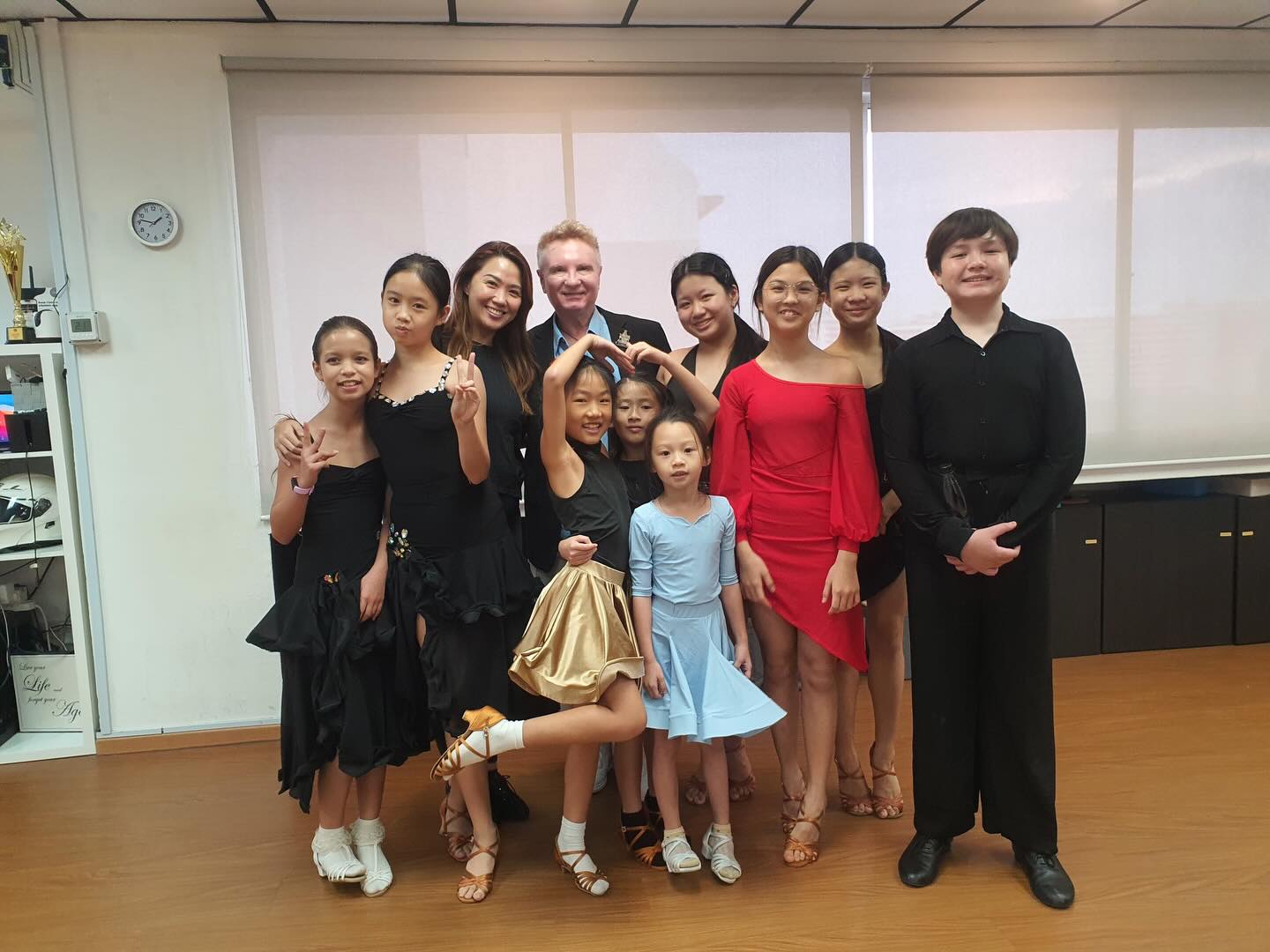 🌟 A huge thank you to Mr Paul Harris for visiting Aure Studios to conduct our medal tests and lessons! 🎖️✨
We’re truly grateful for your guidance, and advice — our students learned so much and had an unforgettable time. 🙌💛
Looking forward to welcoming you back again soon! 💃🕺
#aurestudios