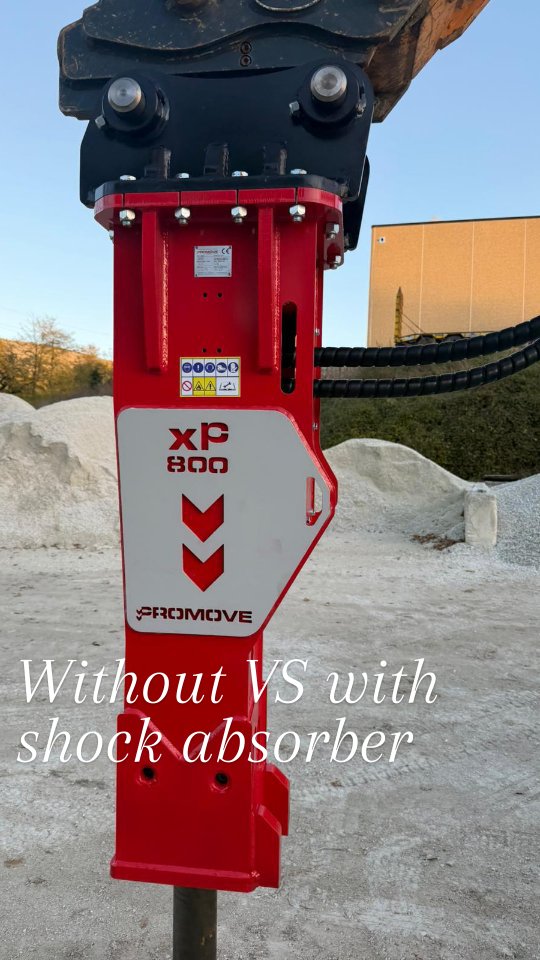 Two breakers, two different experiences.
All #promove hydraulic breakers are equipped with a shock absorber that reduces vibrations, improves control, and makes every movement smoother. Without it, each impact is transferred directly to the machine and the operator, making the job more tiring and less precise.
So:
✔️ Less stress on the machine so lower repair costs
✔️ Greater comfort for the operator
✔️ More stable and consistent blows
✔️ Lighter workday on site
Sometimes the real difference isn’t in the power, but in how that power reaches the ground.
👉 And you? Have you ever noticed this difference on site? Share your experience.
#promovedemolition #promove #hydraulicbreaker #madeinitaly