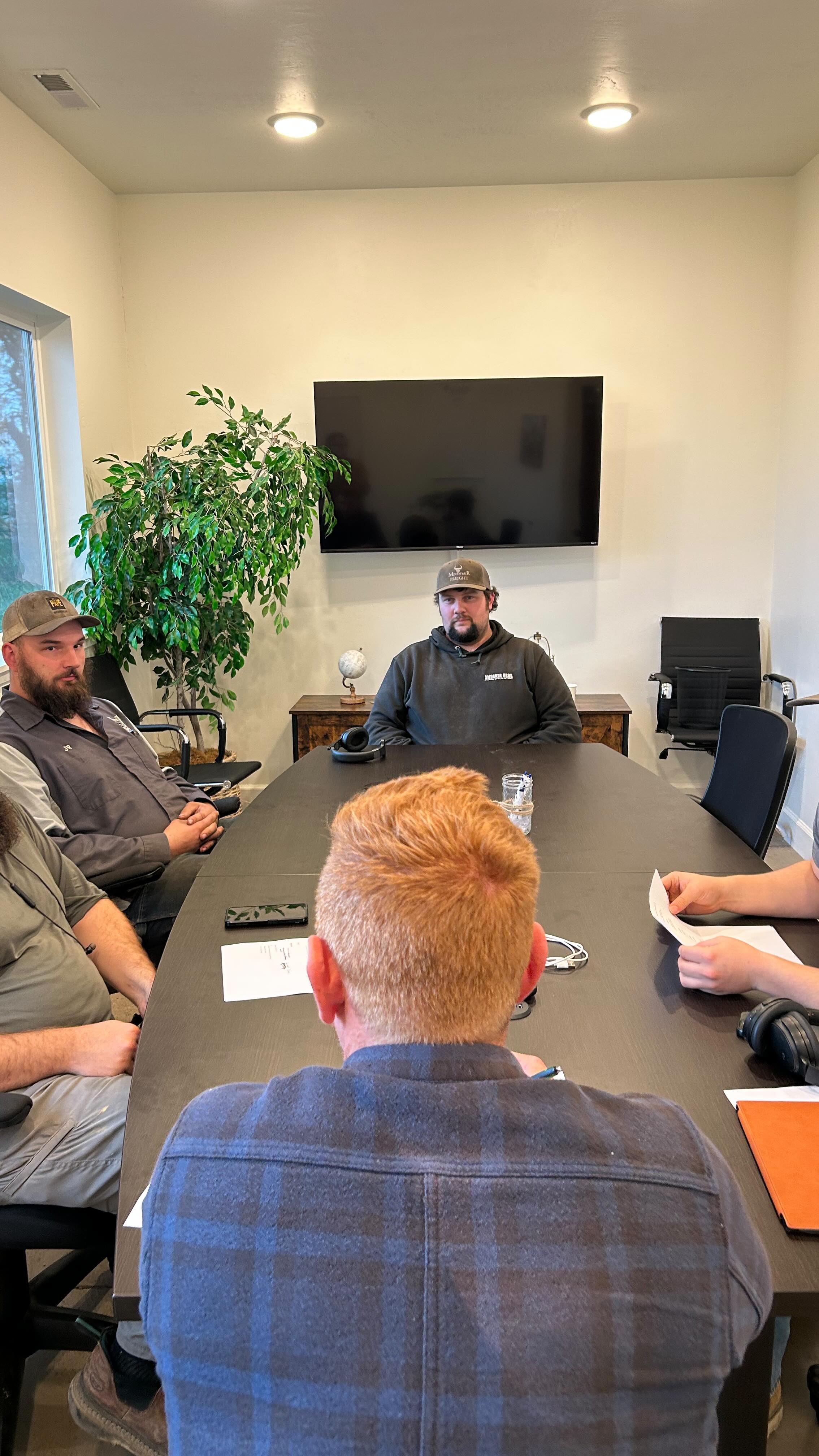 It is a team effort over here at Cascade feed, and requires a crew of key players fulfilling their roles to keep everything going.
Whether it’s in the trucking department or operating the pellet mill, bagging feed, loading trucks, training in new hires, filing paperwork and everything in between—we are so grateful for each team member and what they bring to the table, literally and figuratively.
Thankful for each person here doing their part to provide you with quality, affordable, locally made feed. Check us out at a Wilco, Coastal or Cascade Farm & Outdoor near you!
#localbusiness #farmandranch #oregonag #familybusiness #pnwcattle #cattlefeed #pnwchickens