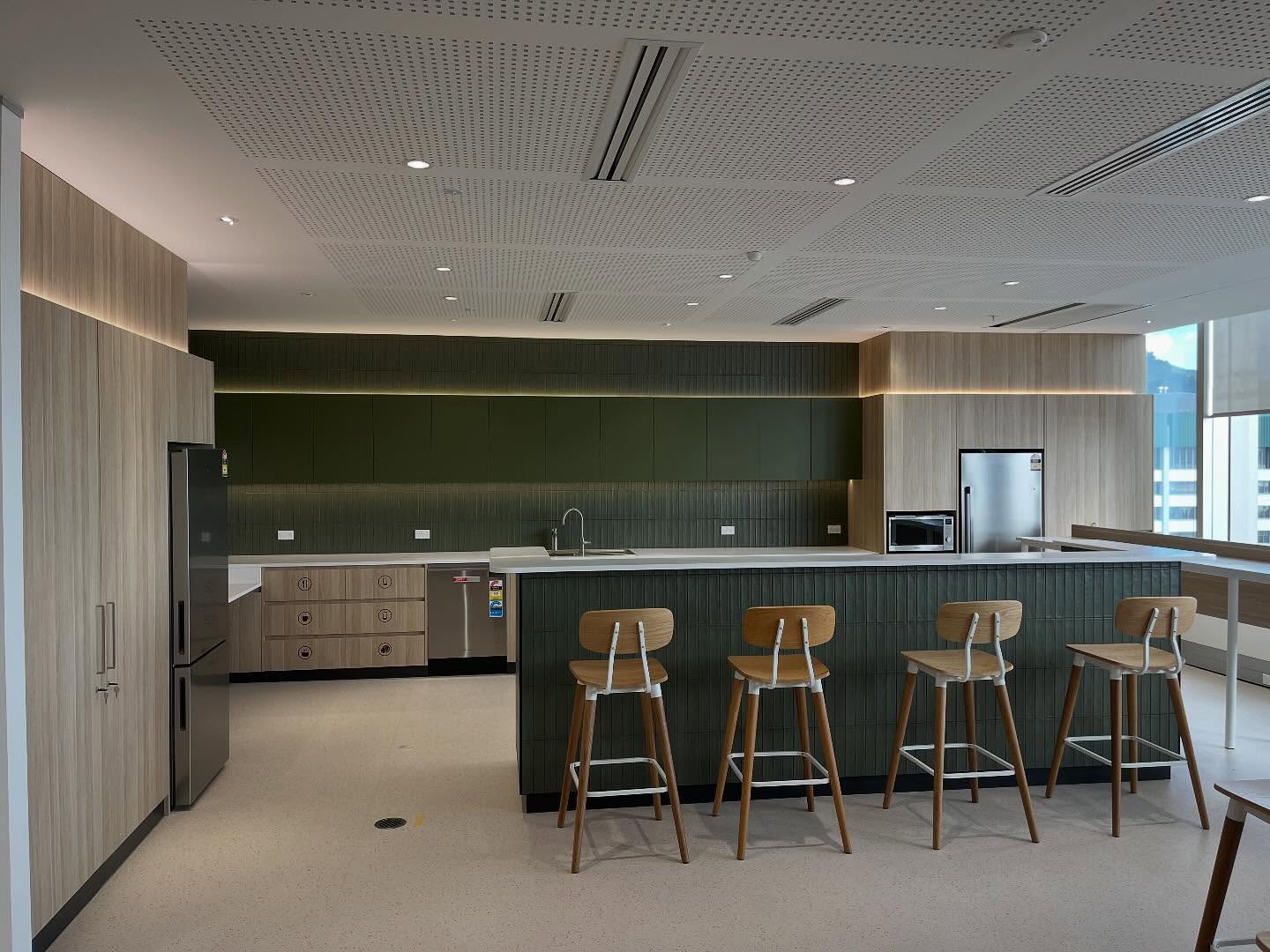 Take a moment to appreciate 😍 Mike, Daniel & Ants have been hard at it over the past few weeks completing two huge installs in Wellington & Porirua, here is a small sneak peek of a Kitchen that was manufactured & installed by us!
More to come… 😏