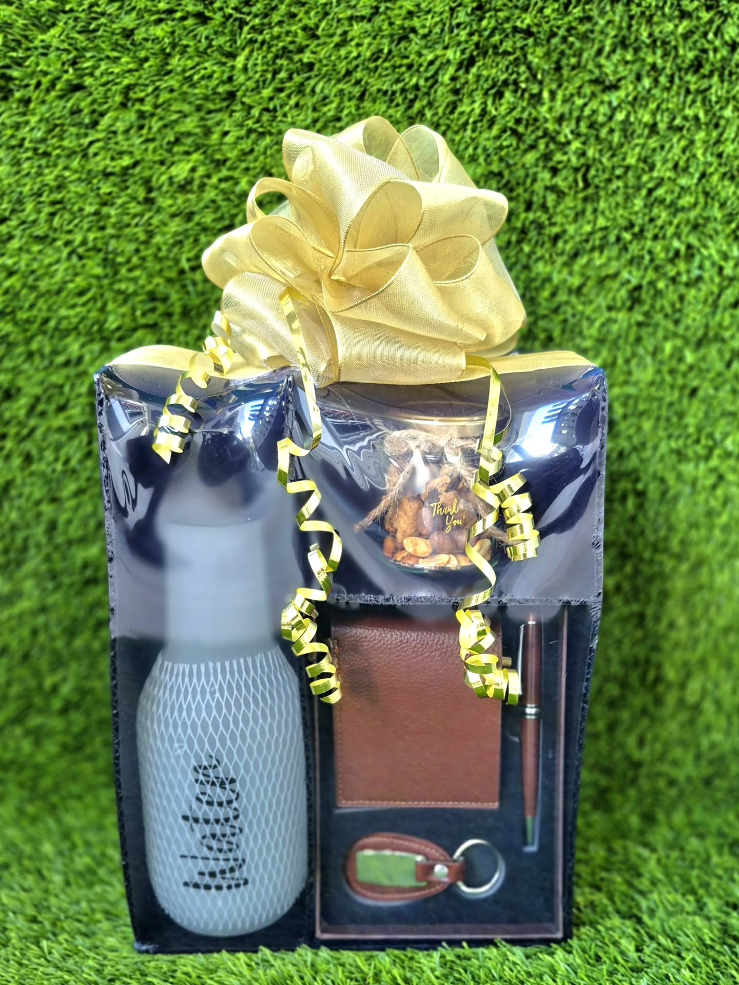 Individually we stand out, together we stand out. Never blending in with the ordinary. Prove you're different and buy a gift customized for whoever, today.
#christmasgiftsja #christmasgiftideas #customgiftsja #giftbasketsja #giftbasketsjamaica #giftsjamaica