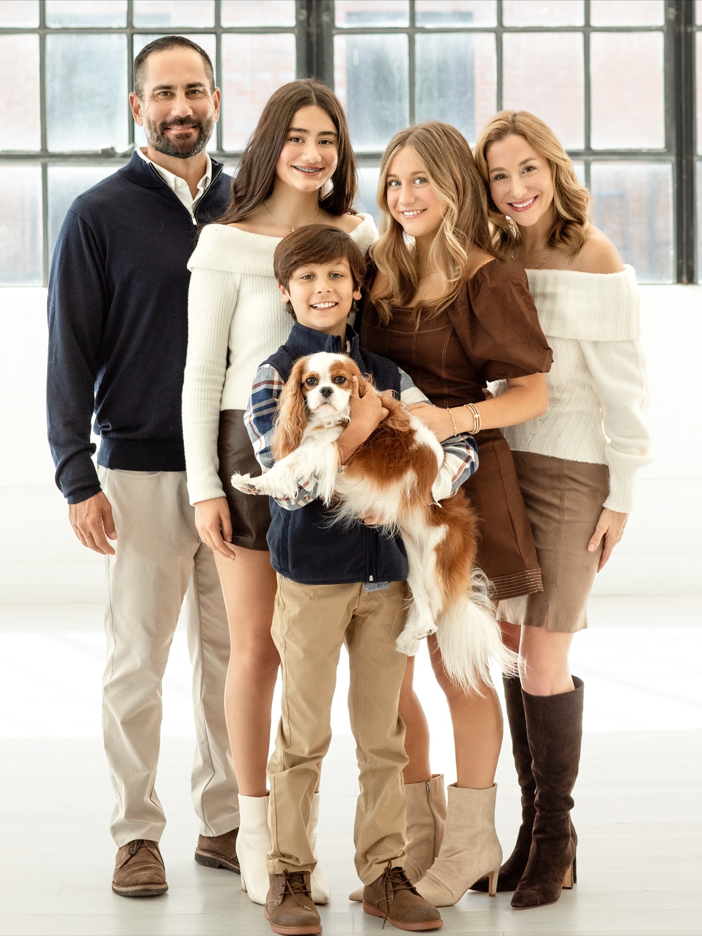 One of my favorite studios - the wall of windows is magical ✨
#familyphotographer
#familyphotographyideas
#dfwfamily
#dfwmoms
#houstonmoms
#familyphotosession
#familyphotographylove
#texasfamilyphotographer
#lifestylefamilyphotography