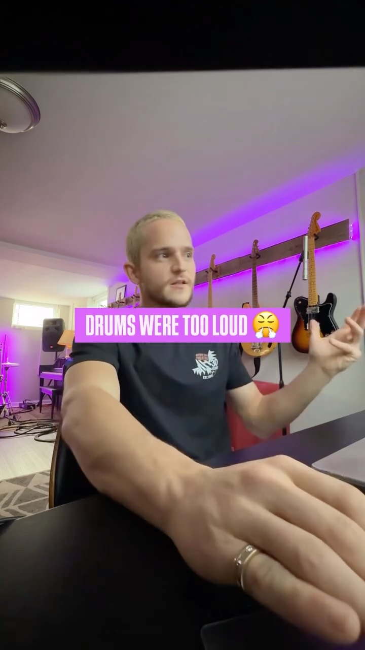 if you ain’t movin’ you’re losin’ 🕺 #album