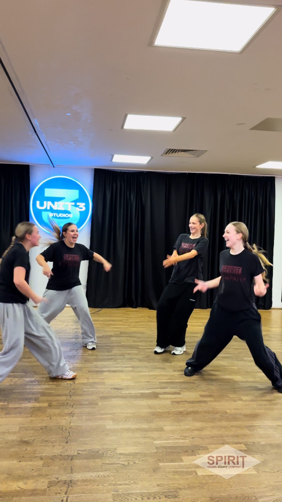 We had the most INCREDIBLE day of workshops with Spirit YDC Alumni Hannah Hague who has just finished &Juliet in Germany! Thank you Hannah - once TeamSpirit, always TeamSpirit 🤩
•
•
#spiritydc #dance #training #londondance #TeamSpirit #danceteam #dancecompany #dancecompetition #competitivedance
#lovedance #london #jazz #lyrical #commerical