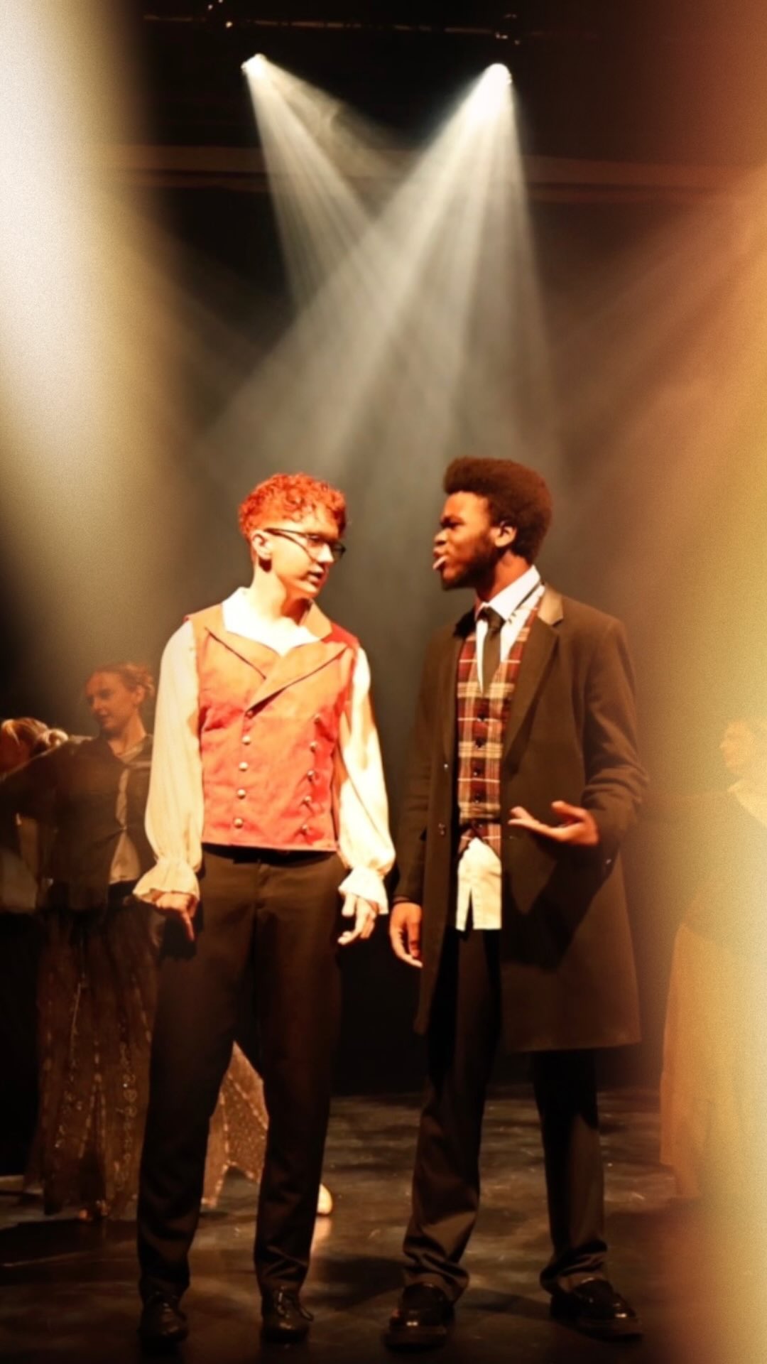 FACADE – JEKYLL & HYDE❤️🔥
Musical Theatre Inters have been diving into the powerful world of Jekyll & Hyde, working on the iconic number “Facade”. Their commitment, storytelling, and dramatic flair are shine through.
🧠 @georgiadodman @rhiannawhitecreative
🎶 @longtallharry
🎥 @longtallharry
👥 Musical Theatre Inters
#facade #jekyllandhyde #musicaltheatre #copperstudios #nottingham