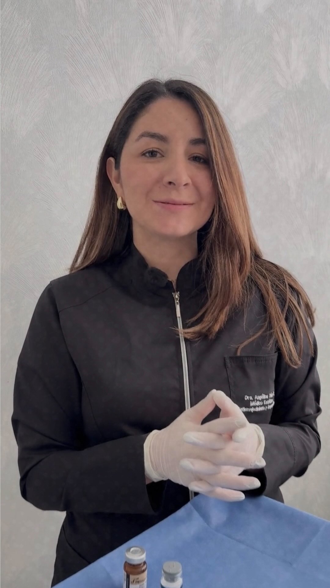 Si de verte más joven, con facciones descansadas y un rostro realmente armonioso hablamos… estás en el lugar correcto✨
En Club SER trabajamos inyectables en manos expertas para lograr resultados naturales, frescos y seguros.
La Dra. Angélica te lo dice claro: lo que necesitas… es venir a Club SER. 💉