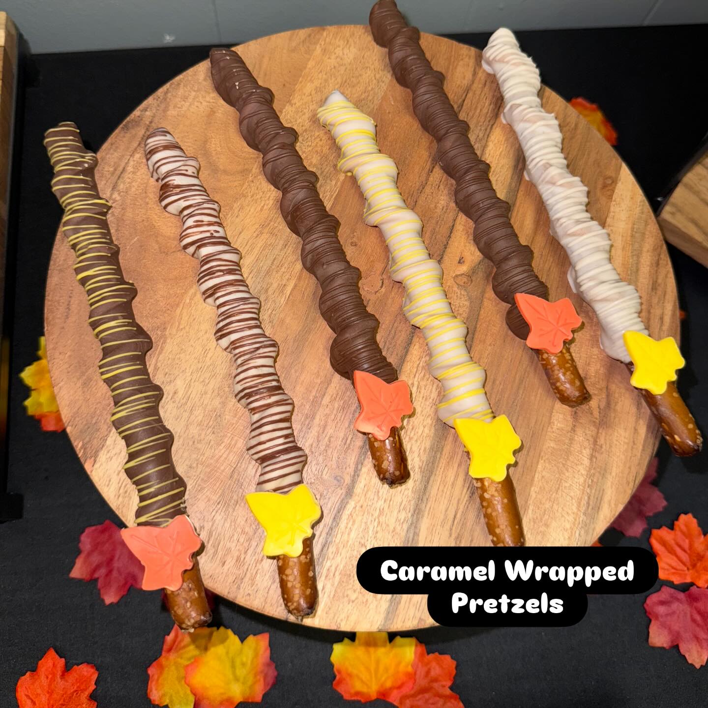 Sweet, salty, and perfectly dressed for fall 🍂🍫
Chocolate-covered caramel pretzels drizzled to perfection and topped with autumn details — the ultimate seasonal treat. Perfect for fall parties, dessert tables, favors, gifts, or cozy nights in.
Available for custom orders and themed events — message me to order! .
.
.
.
.
.
.
#falltreats #chocolatecoveredpretzels #caramelpretzels #sweetandsalty #autumnsweets fallpartyideas desserttable thanksgivingdesserts partyfavors chocolatelovers seasonaltreats handmadetreats customdesserts smallbusiness fallvibes