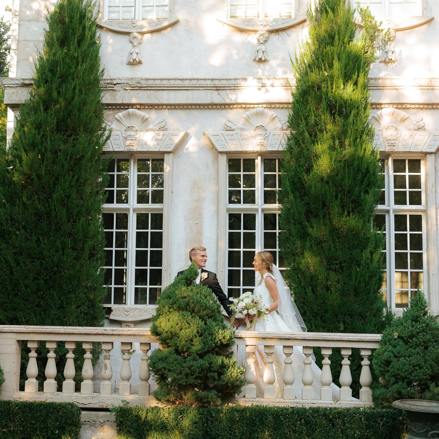 I’m telling you the gasp I gasped when I opened this gallery. I’m pretty sure there’s not a single photo I didn’t download. I needed them all!!! @laura.wag_ is an absolute vision. From her darling ballet flats in that soft pink, to the lace on that gown every detail is perfection. I was absolutely giddy when she told me her bouquet vision and I’m one lucky florist and friend to have her in my life 🤍🩰🦢🌸
Photographer @annieneilsonphoto
Venue @lacailleutah
Gown @pritchettbridal
Alterations @palmettobride