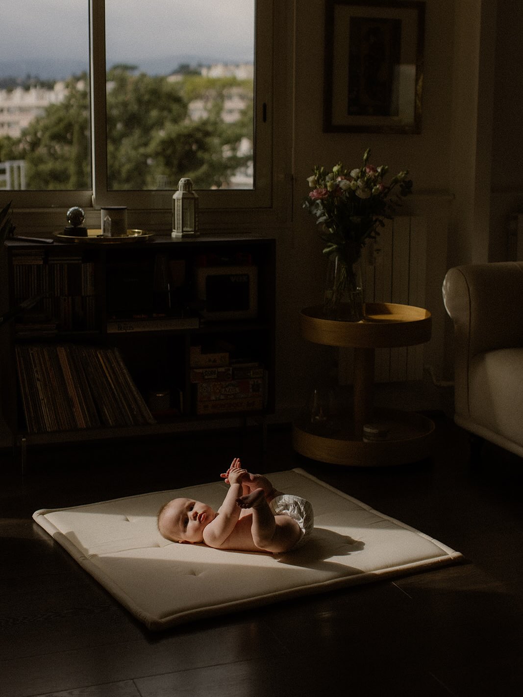 Our soft bubble of Love 🫧
we didn’t just take pictures—
we gathered memories,
threaded with joy, softness, and the beginnings of our family story.
A little universe of three,
wrapped in love,
forever preserved in frames.
Thanks to the talented soul behind the camera @juli_etta._ capturing it all🤍