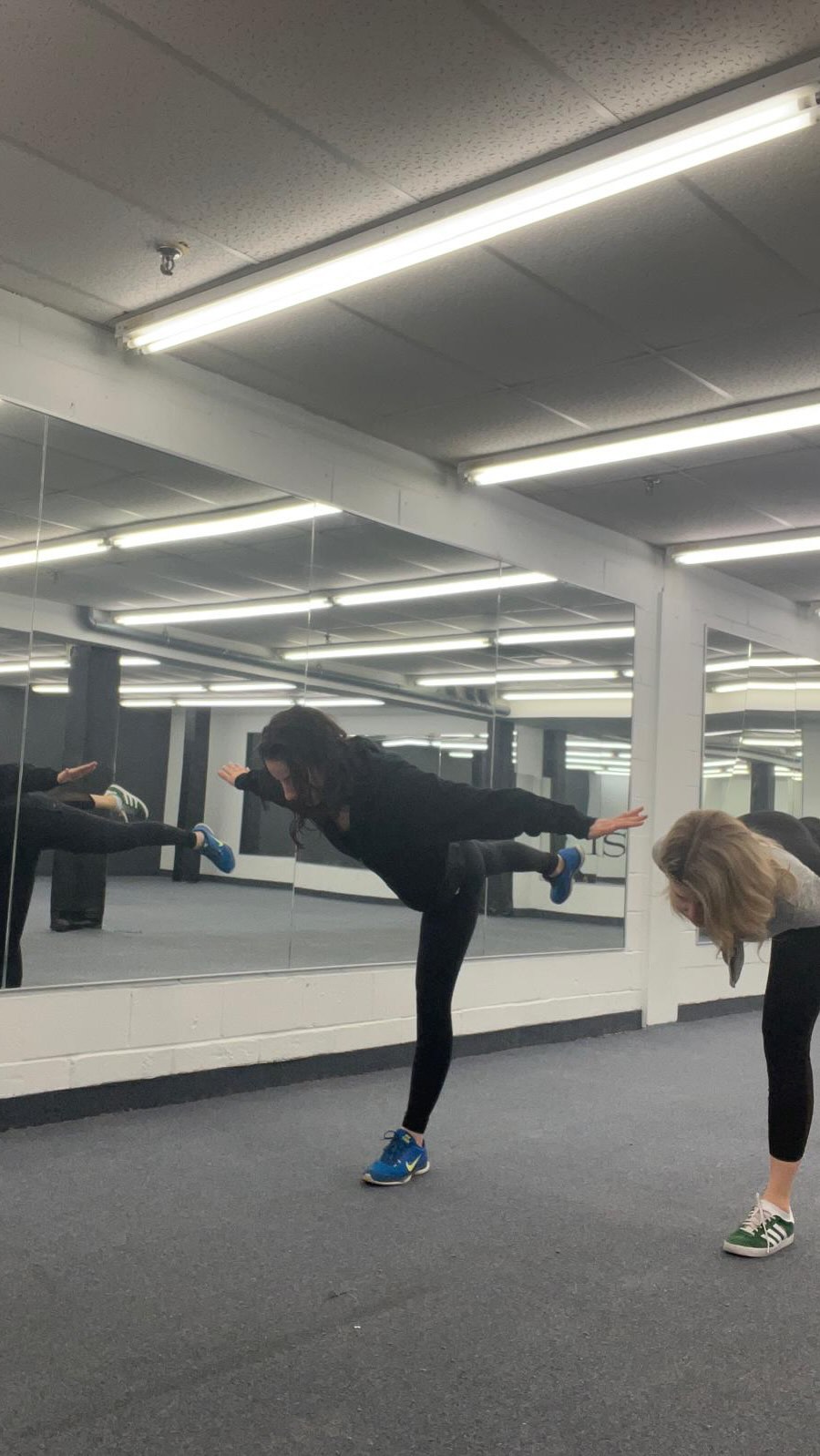 ✨ Meet Stefanie & Barbara ✨
We’re just two down-to-earth girls who became friends years ago through our shared love for wellness—and our belief that women shine brightest when we lift each other up. 💫
I’m Stefanie from @sorawellbar, and this is Barbara from @inmotionbybarbara.
Together, we’ve navigated life’s busiest seasons, celebrated joyful wins, and supported one another through the tough times. Now, we want to bring that same energy to you. 💌
That’s why we’re hosting a one-day Winter Renewal Retreat on January 31st—a cozy space to reconnect with yourself, your body, and a community of like-minded women.
💆♀️✨ What’s in store:
• A rejuvenating lymphatic drainage massage class led by @cecilia_holisticewellness
• Gentle movement and mindful rest
• Fresh, nourishing juices by @freshouse.juicebar
• A delicious seasonal meal by @chef.gironda 🍽️
• Space to refill your cup and just be 🫶
We’re here to help you feel inspired, restored, and supported through both the busiest and the heaviest seasons of life.
Join us. Let’s take a day to reconnect—and rise together. 🌿✨
➡️ Limited spots available. Tap the link in bio to reserve your spot and make it a soul-filling day for you. 🤍
#SoraWellBar #InMotionByBarbara #WinterRenewalRetreat #WomenSupportingWomen #WellnessCommunity #SelfCareDay #GlowFromWithin #MindBodySoul #MississaugaWellness #RetreatDay