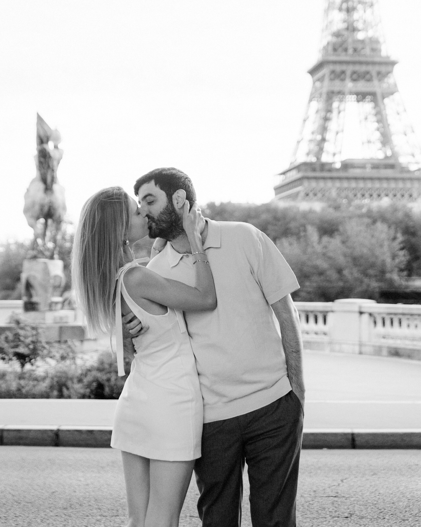 Had a beautiful summer morning with Yulia & Simone at one of the most iconic spots in Paris ☀️
📩 hugochuphoto@gmail.com
🌐 hugography.com
#parisphotoshoot #pariscouple #couple #photo