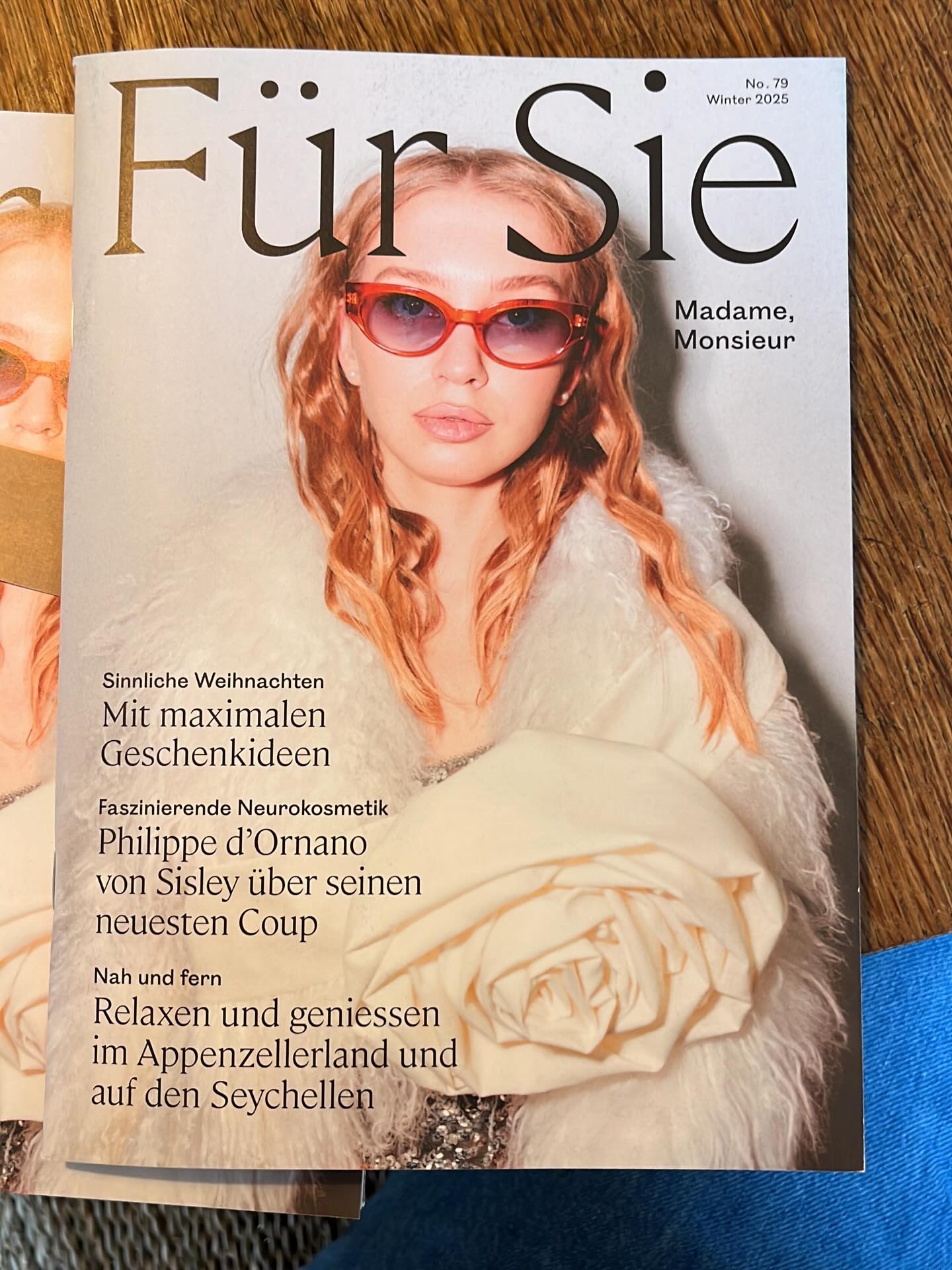 „Have yourself a merry little Christmas.“✨❄️
Danke, merci, grazie! One of the prettiest magazines in Switzerland by the way! #humbleopinion
#fürsiemadamemonsieurmag
@swissline.skincare
@cherituelle