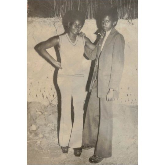 Lieven Storme vintage African photography and tribal art.
Picture of the day #130.
Photographer: Sidibé, Malick (1936 – 2016).
Title: Couple d'Amoureux.
Date: 1970.
Country: Mali.
Medium: unmounted gelatin silver print.
Size: 9,0 x 5,6 cm.
Condition: good (paper residues on the reverse side).
Reference: MSV0116/2.
Provenance: Olivier Sultan, Galerie ART-Z, Paris.
Extra: Studio Malick stamp on the reverse side.
Malick Sidibé was born in Soloba, a Fulani village in Mali and is world-famous for his black-and-white photography of popular culture in the 1960s and 1970s in Bamako, the capital of Mali.
His photographs are a fantastic chronicle of the unrestrained optimism and joie de vivre of the Malian youth in Bamako after independence.
#malicksidibé #malicksidibe #mali #bamako #bamakomali #photographoftheday #africa #peace #love #understanding #africanart #vintagemali #masterofphotography #idontneednotaughtcontrol