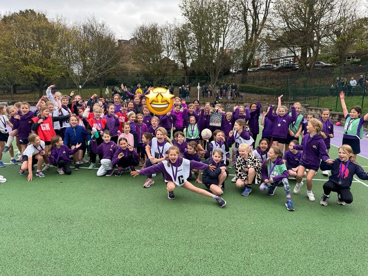Wow!!!! What an incredible turn out to our first Sonic Booms Community Tournament for U9s and U10/U11s 🥳💜💥
There were big smiles from everyone who took part and for some it was their first ever competitive play 💜 Always a privilege to watch the next generation of superstars put into practice everything they have learnt from clubs or school 🤩
Thank you to everyone who took part in Wimbledon Park yesterday. Separate post coming with results!
Next one is Sunday 8th March for ages U9 up to U13! Bookings going live soon on the website 🙏🤩💜🥳💥