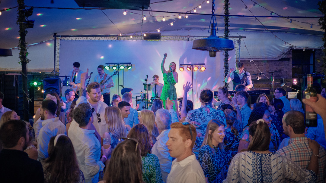 We bring the party, you make the memories. From bespoke setlists to non-stop energy, we tailor every moment so your wedding, party or corporate night feels totally you. Want guests on the dancefloor all night? Let’s make it happen.
Link in bio 🎶✨💃🕺
#LiveBand #WeddingMusic #PartyBand #SussexEvents #CorporateEntertainment #DanceAllNight #EventMusic #TheOneNightBand