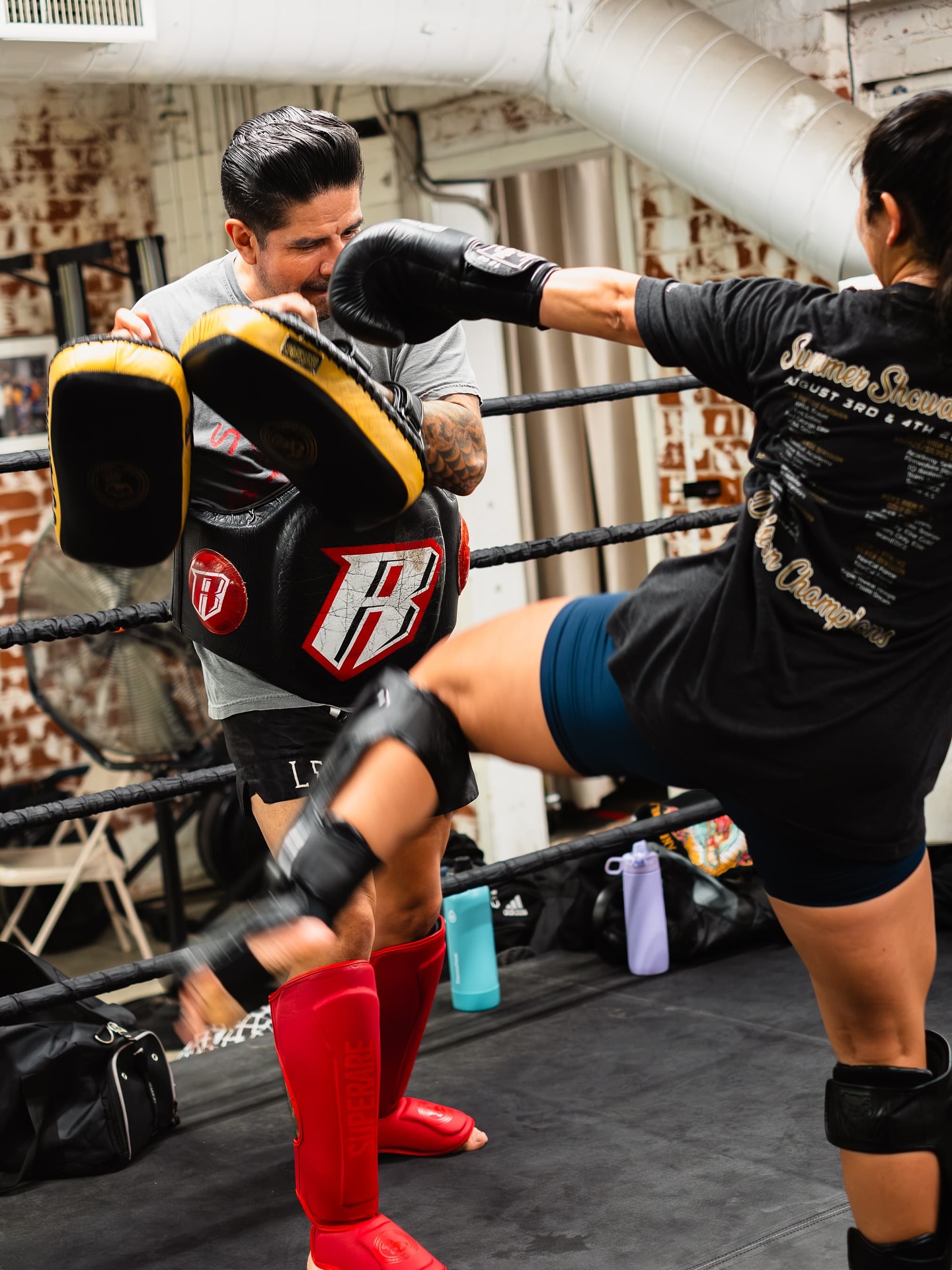 Muay Thai Padwork. š„
LegacyBJJ.com
š· @artvizualz
#LegacyBJJ #BangMuayThai #OneTeamOneGoal