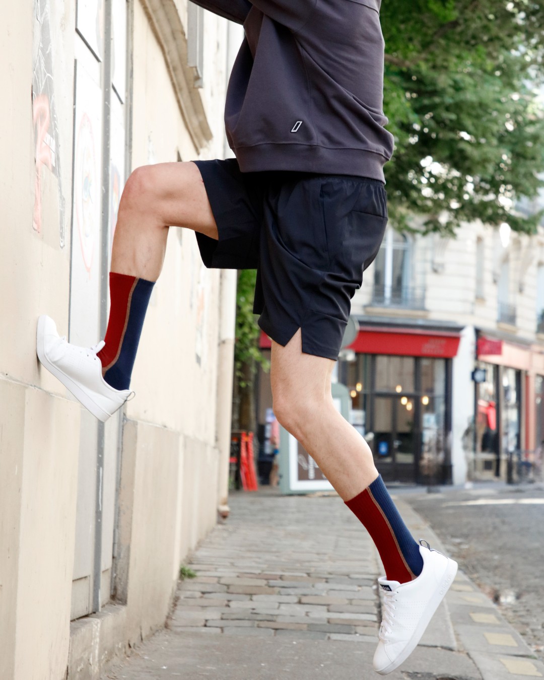 Des couleurs en blocs, une énergie à mille.
Les block color Doré Doré donnent du dynamisme à chaque mouvement.
#doredore