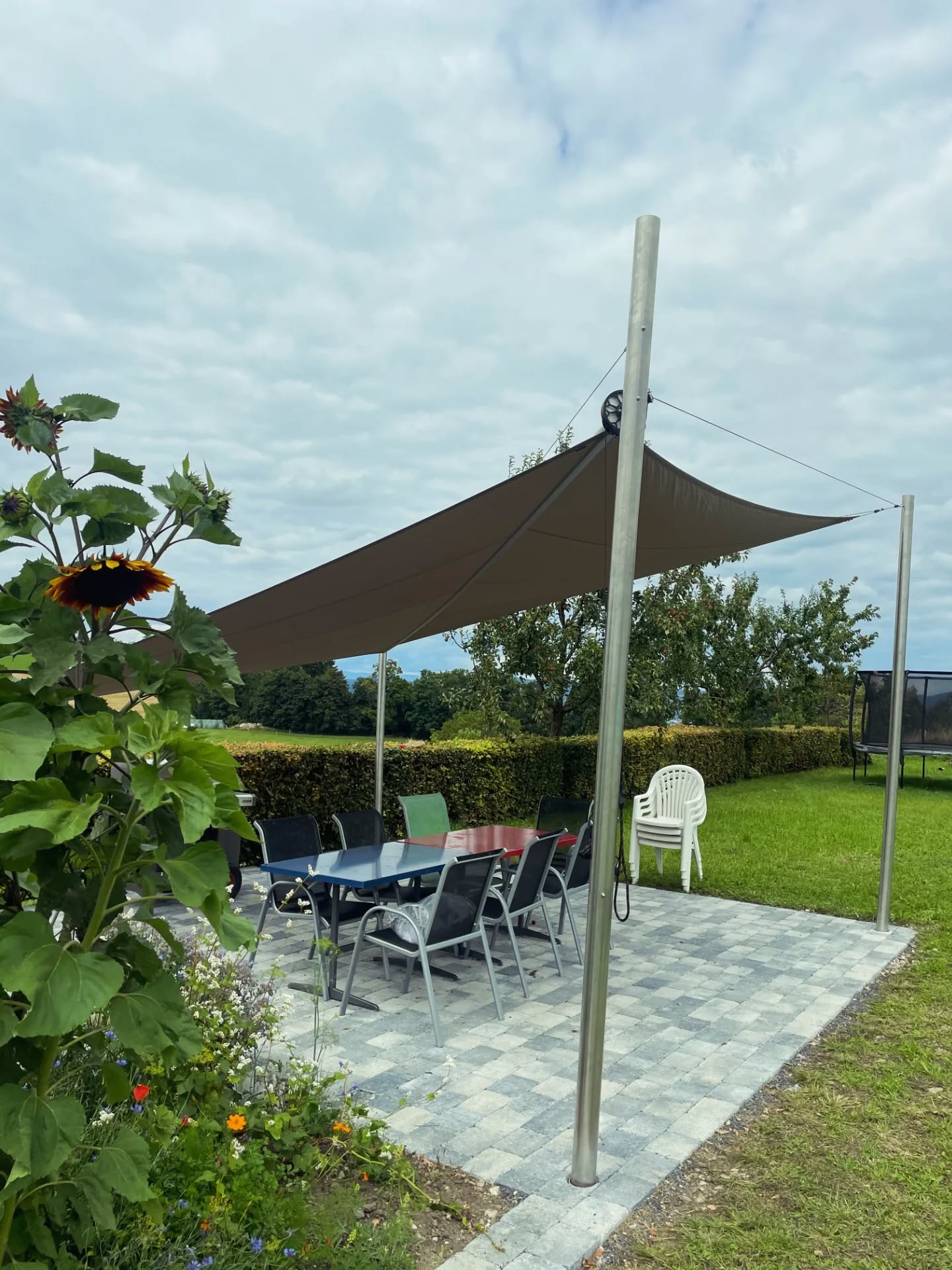 Sonnensegel manuell rollbar ☀️⛵️
- Belp, BE
#sonnensegelbern #sonnensegel #sonnensegelaufmass #sonnensegelaufrollbar #outdoorliving #sonnenschutz #soliday #solidayone