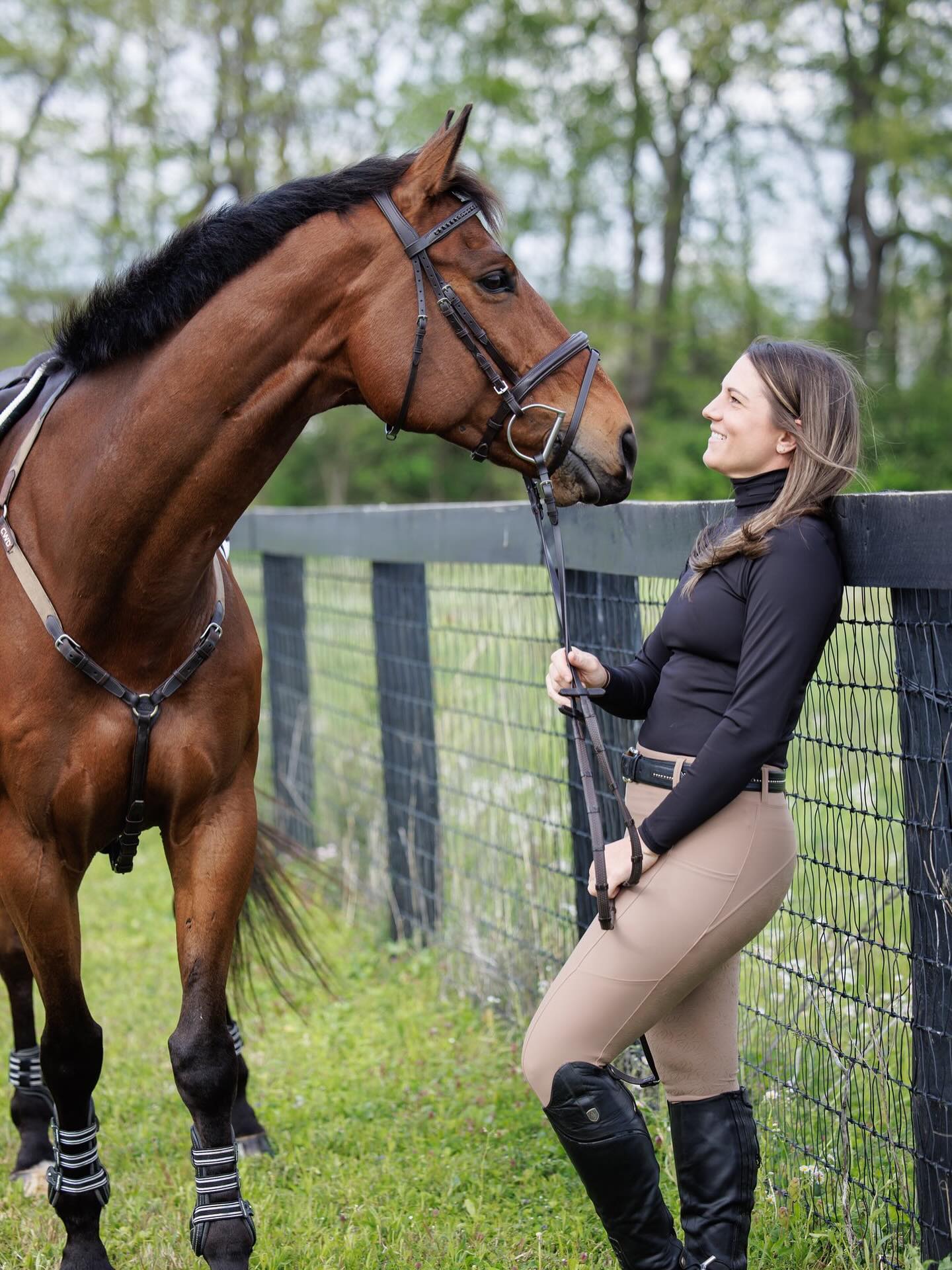 Karen and Robby get to know Kentucky based, 4* Eventer @shamrock.eventing . Kate shares her story of growing up in Kentucky and convincing her Dad to purchase an OTTB as a “re-sell” project and naming him after Bourbon only to end up keeping him and then finding her next horse Blanton which she ended up taking him all the way to the Advanced/4* level. Kate and her husband, now have their own farm in Georgetown, KY and loving every minute of it. We had a great time getting to know Kate and hearing her story and we hope you do too!
PC: Gold Horse Media
Available wherever you listen to podcasts!
https://www.buzzsprout.com/168580/episodes/18204693
Please support our sponsors:
@manentailequine
@cowboymagicusa
@exhibitorsequine
@triplecrownfeed
#buzzsprout
#spotify
#applepodcasts📱📻🎙🎧
#pandorapodcasts
#facebookpodcast
#eventing
#dressage
#showjumping
#horses
#horsesofinstagram
#equestrian
#equestrianlifestyle
#equestrianpodcast
#usea
#usef
#majorleagueeventing
#majorleagueeventingpodcast