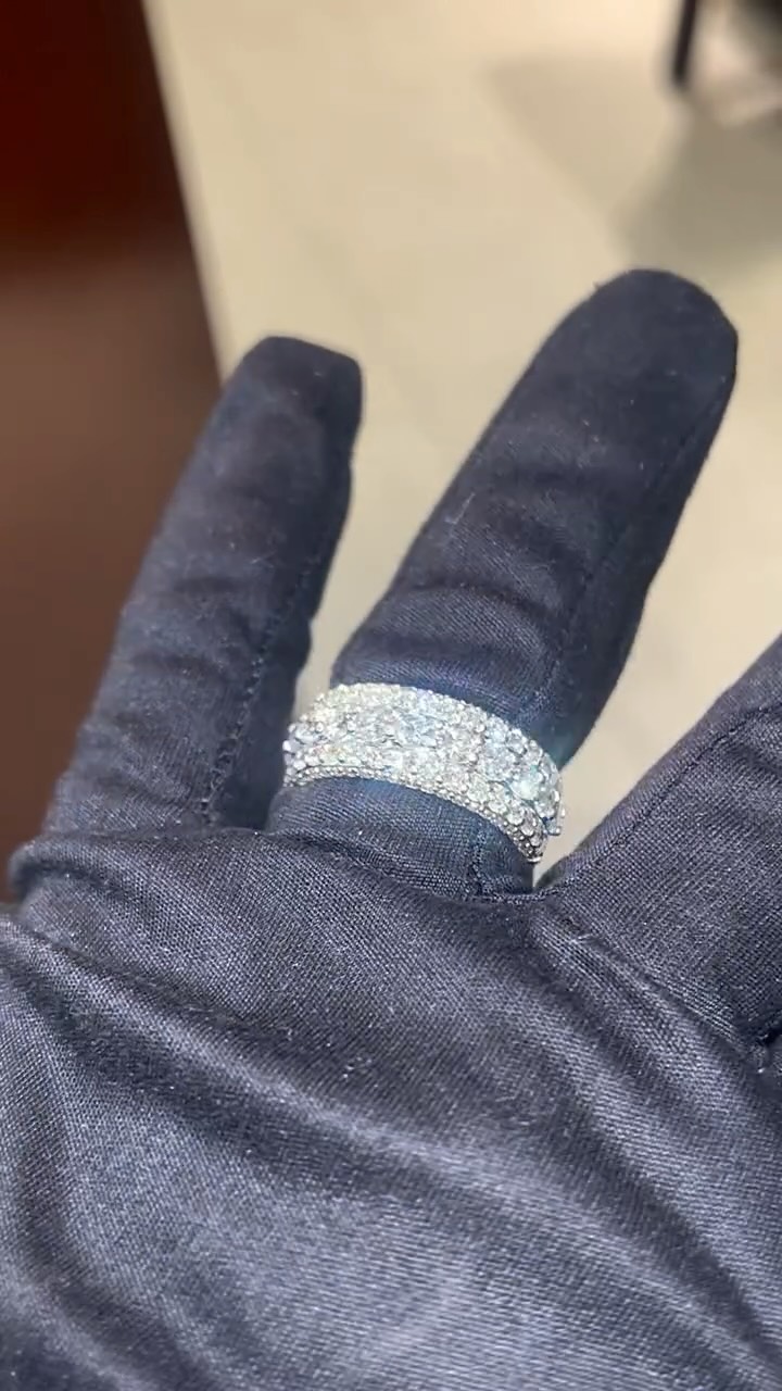 “Men’s jewellery is bori- 😮” .
Here, at Natalia Jewellers, beyond our belief that there is no such thing as boring jewellery, we believe that jewellery is art & a relm of self expression. 💎✨
Find yours. Visit our showroom at @shopsatmorgan, we assure you that it’s full of unique pieces ✨
#nataliajwellers #southsurreyjeweller #southsurreybc #customjewelry #yvr