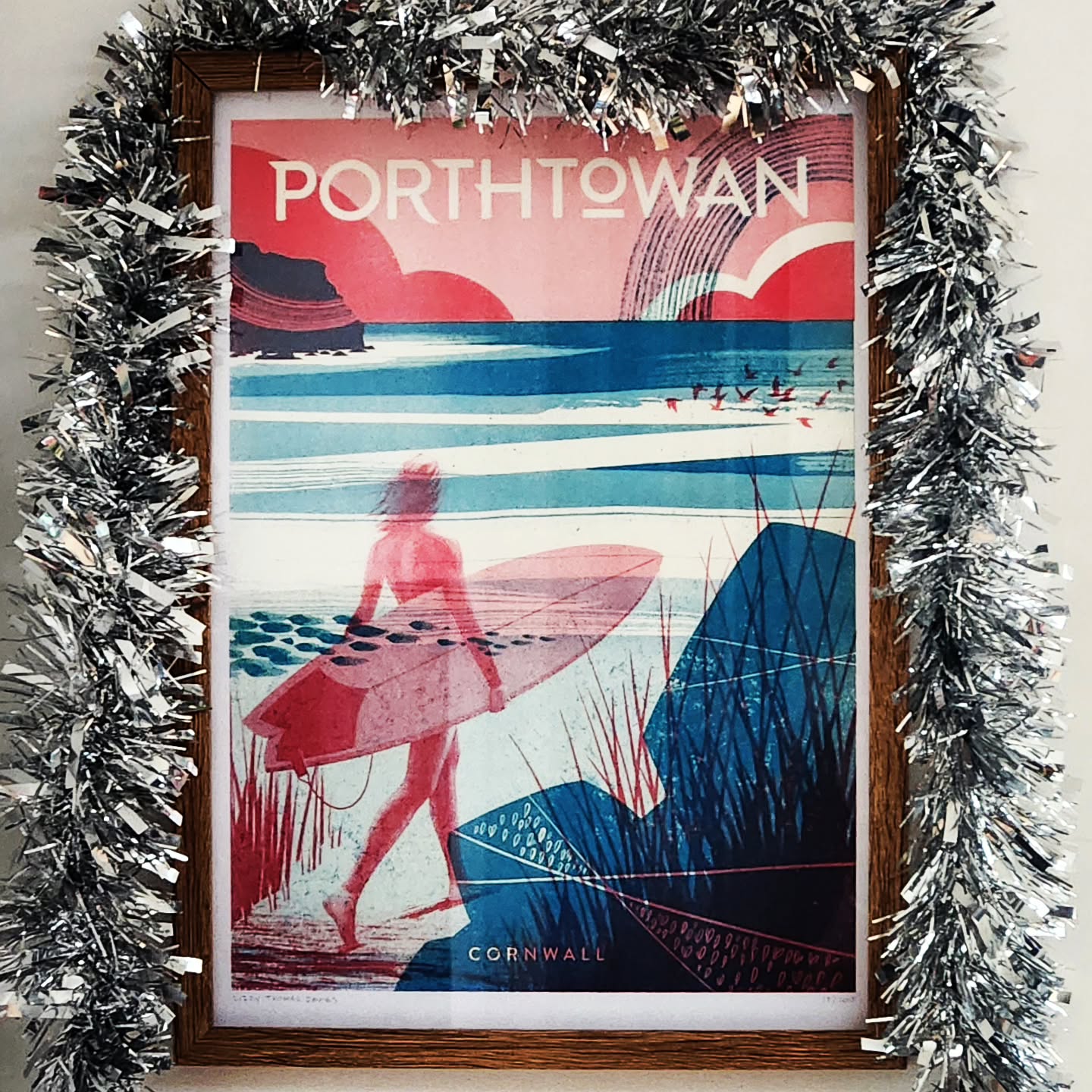 Christmas bling up. Got to have a bit of tinsel! This Riso Print is by @lizzythomasdavies and sums up our beach, in the summer 😊 Expecting 50mph gusts tonight and tomorrow so the beach will be interesting on Wednesday.
#riso
#printmaker
#porthtowan