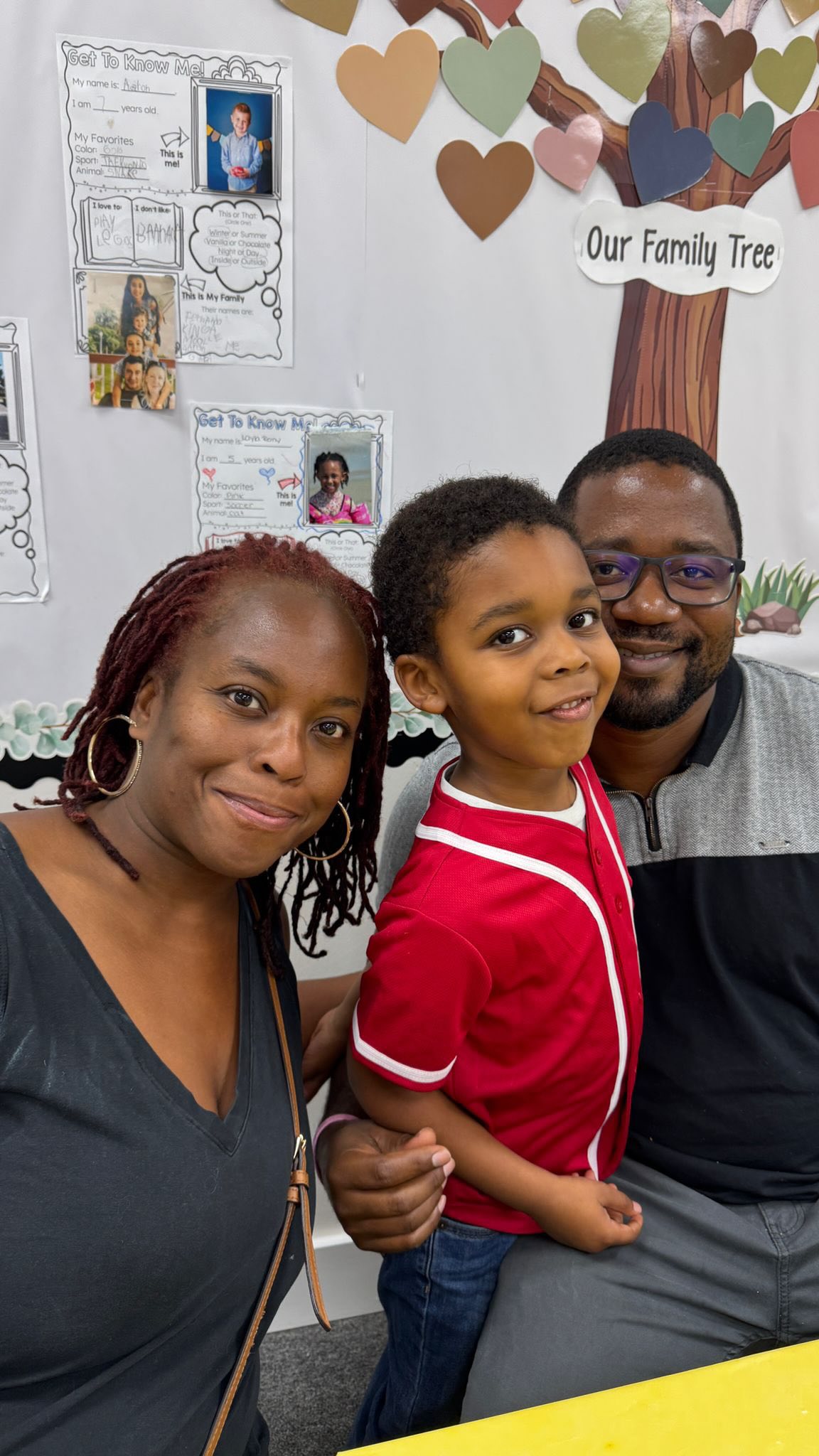 🍁✨ Gratitude, community, and full hearts at Tree Stars Learning! ✨🍁
Yesterday we gathered together across our TSL family for our annual Thanksgiving Feast, and it was nothing short of beautiful. From homemade dishes to store-bought favorites, every plate and every smile reminded us why community matters so much. 🧡🥧🍗
Seeing our parents, students, and teachers come together in a true potluck-style celebration made the day so special. The laughter, conversations, little moments between families, and the joy our students shared filled our classrooms with so much warmth. 🥰🌟
At Tree Stars Learning, we believe that learning happens in the heart just as much as it does in the classroom — and today was the perfect example of that. Moments like these remind us how grateful we are for our families, our educators, and the trust you place in us each day. 🙏🏽🌱
Thank you to every parent who contributed a dish, helped set up, and joined us in celebrating this season of gratitude. Your support means the world to us, and we are so honored to be part of your child’s journey. 🤍🫶
Wishing our entire Tree Stars Learning family a warm and joyful Thanksgiving season! 🍂✨
From our family to yours — Happy Thanksgiving!