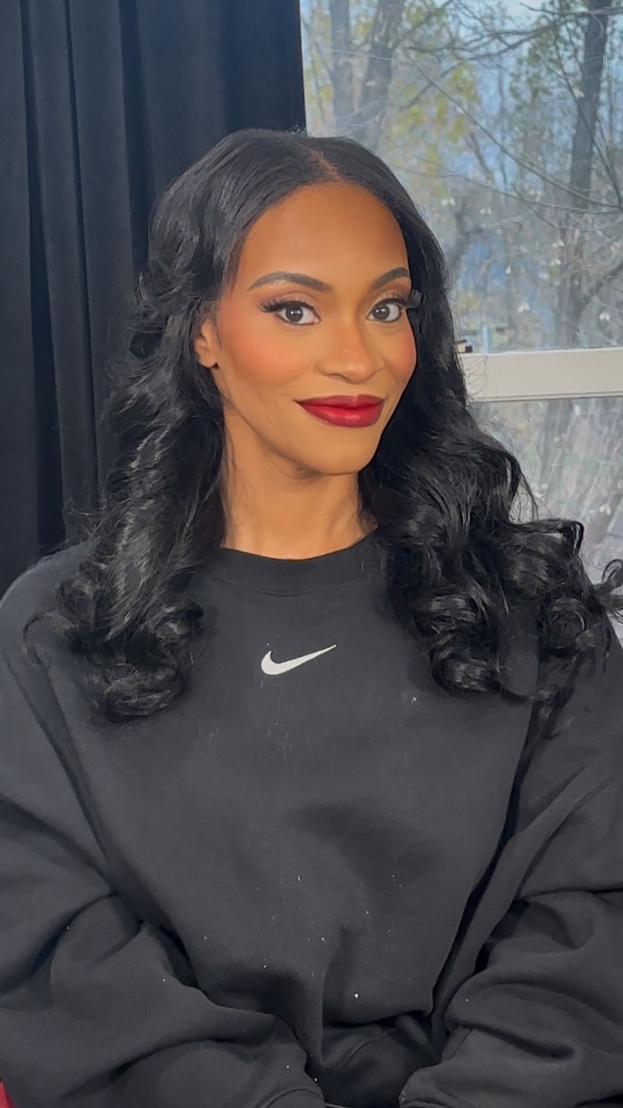 She came in worried she’d look ‘too made-up’… and left glowing, confident, and completely in love with her look ✨
Huge Black Friday sale coming your way 😉
Now booking 2026 brides and bridal parties, click the link in the bio or send a Dm for inquiries