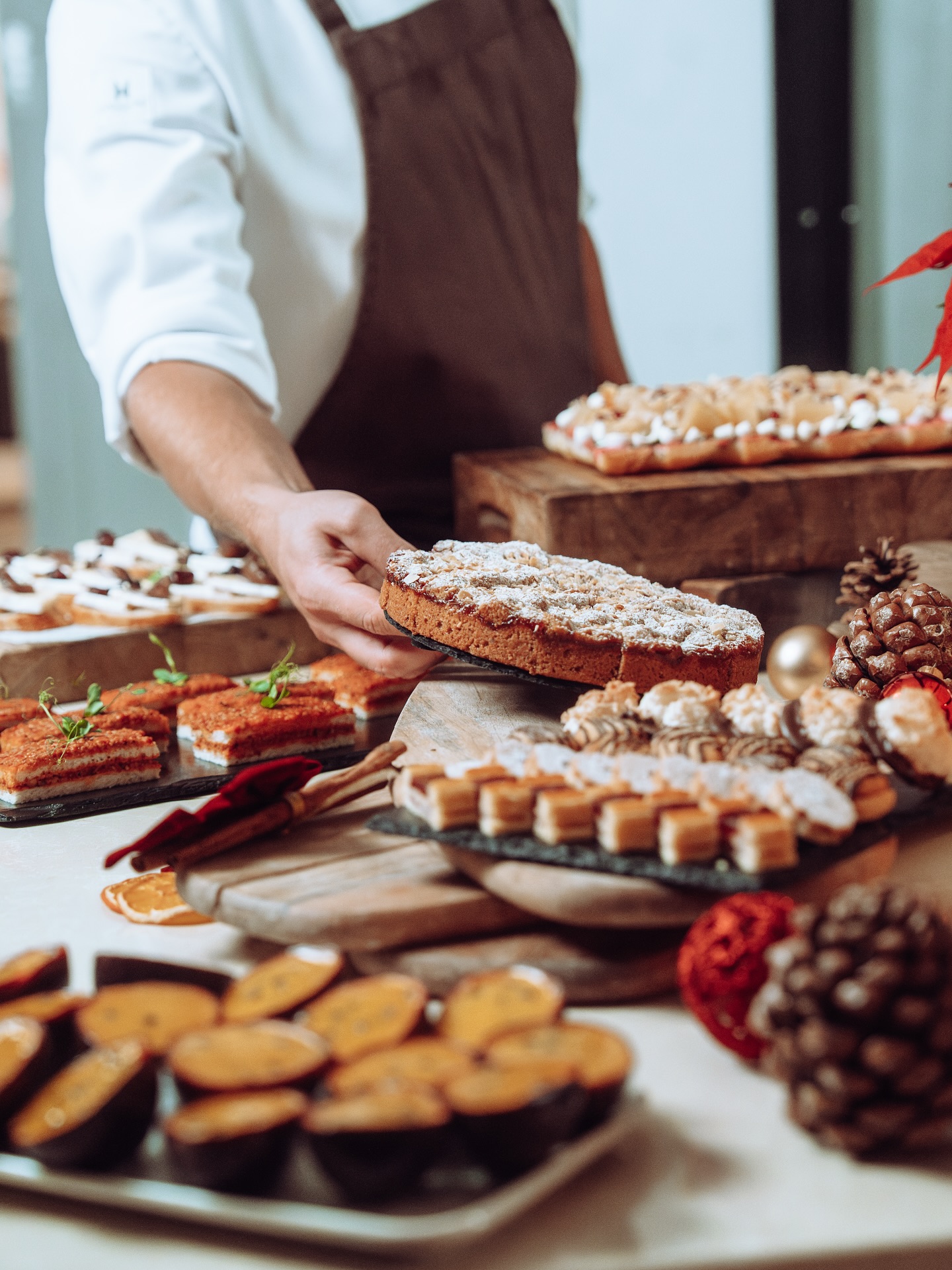 ✨ Taste the Magic of the First Advent Brunch – Sunday, November 30 ✨
Start the festive season with warmth, good vibes, and delicious flavors! 🕯️🥐
Join us for a cozy brunch to celebrate the First Advent in style. 🎄✨
#brunch #aurorarooftopbar #cozy