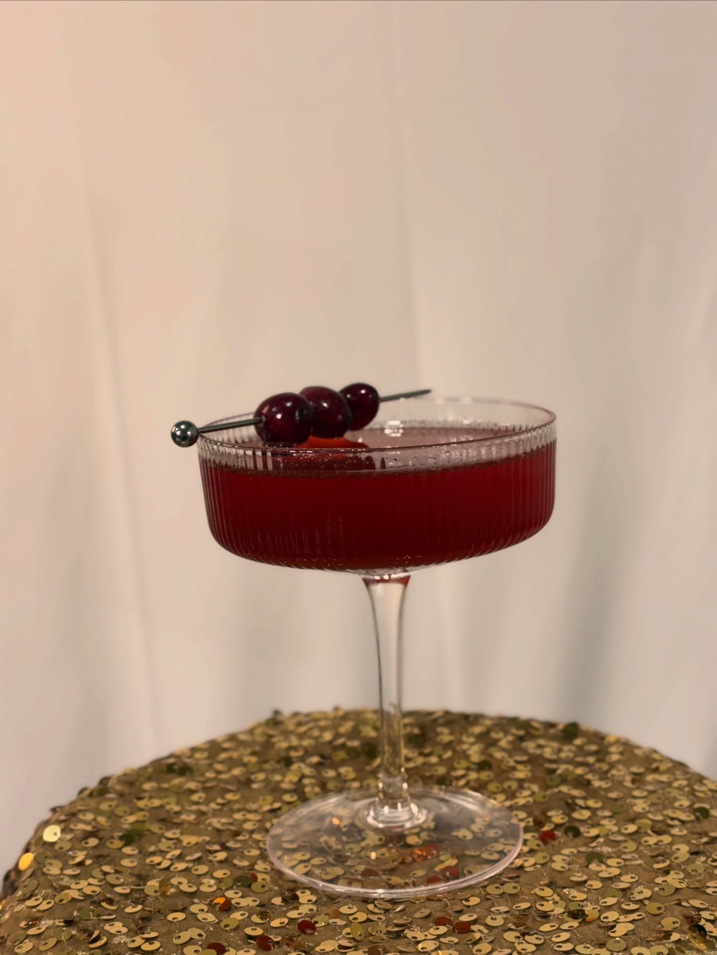 Sneak peek at holiday cocktails. 🎄🤶🏼
In our Lore Coupe sits the Merry Mimosa - Lunazul Tequila, Prosecco, Cranberry Juice & Bitters, All Spice Simple
#barcatering #holidaycocktails #christmascountdown