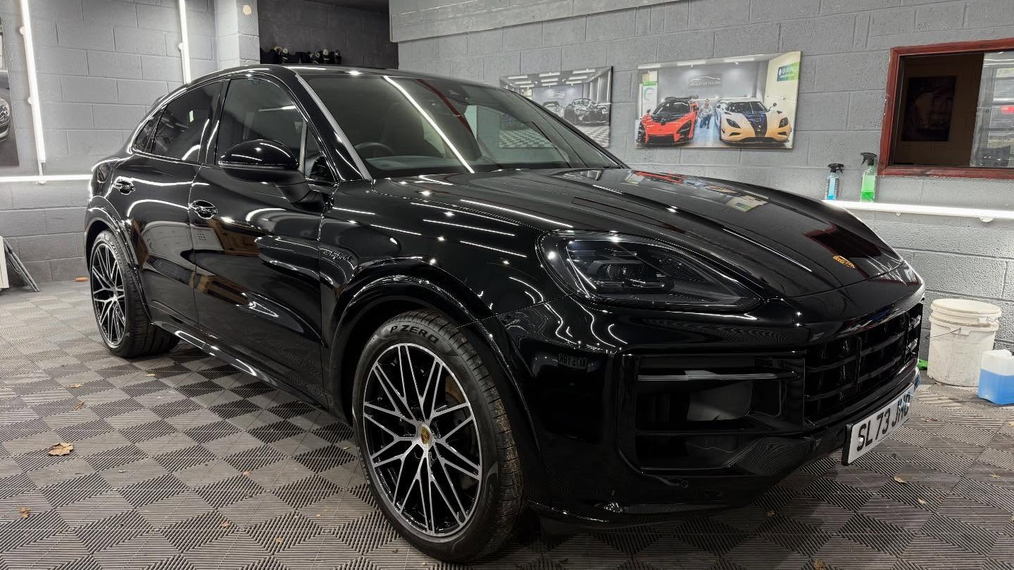 Due to a last-minute cancellation, I now have tomorrow free. I would rather fill the space than have no work so I am offering a ridiculously good deal: an exterior clean, decontamination single stage machine polish for £200 plus VAT.