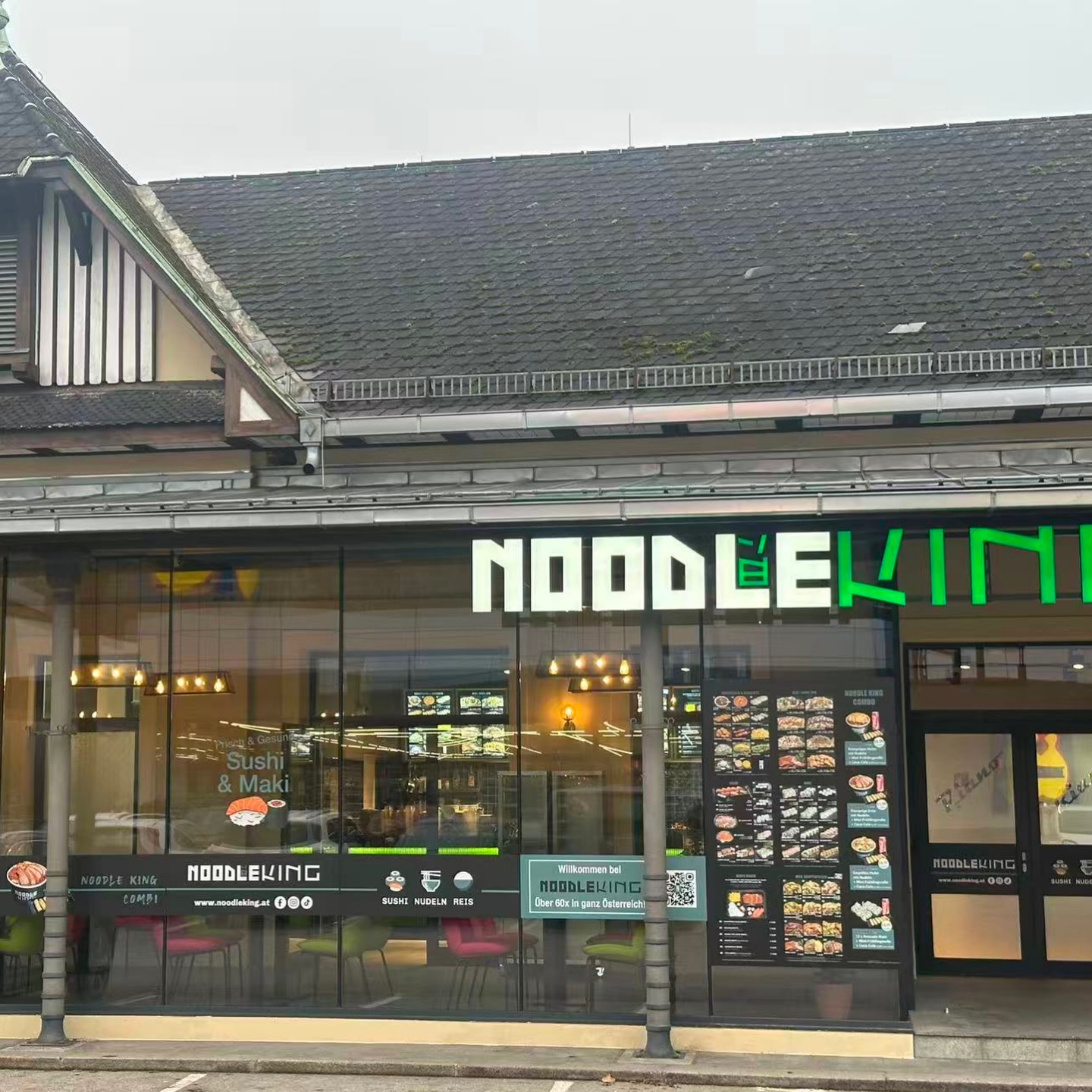 Noodle King now in Bad Hall! Frisch, aromatisch, authentisch – und voller Genuss. Erlebe die Geschmackswelt des Ostens bei uns. 👑🍜🔥
📍 Bahnhofsstraße 12B 4540 Bad Hall
#neueröffnung #badhall #asianflavor #authentisch #foodie #noodleking