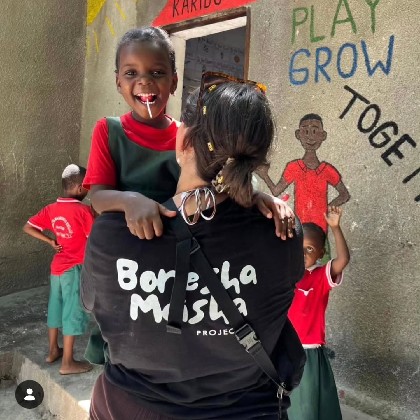 Play, learn, grow - and do it all together.
Grateful for every moment this year brought 🌍🩵
See you in 2026! 🤸🏾♀️
#volunteerafrica #growingtogether #volunteerabroad #zanzibar #tanzania #solotraveling #oneheart