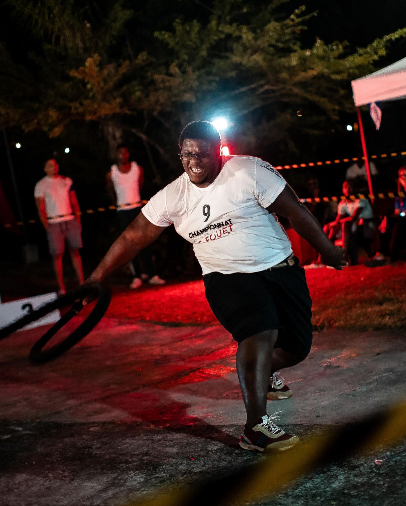 Énergie brute + technique pure = performance explosive.