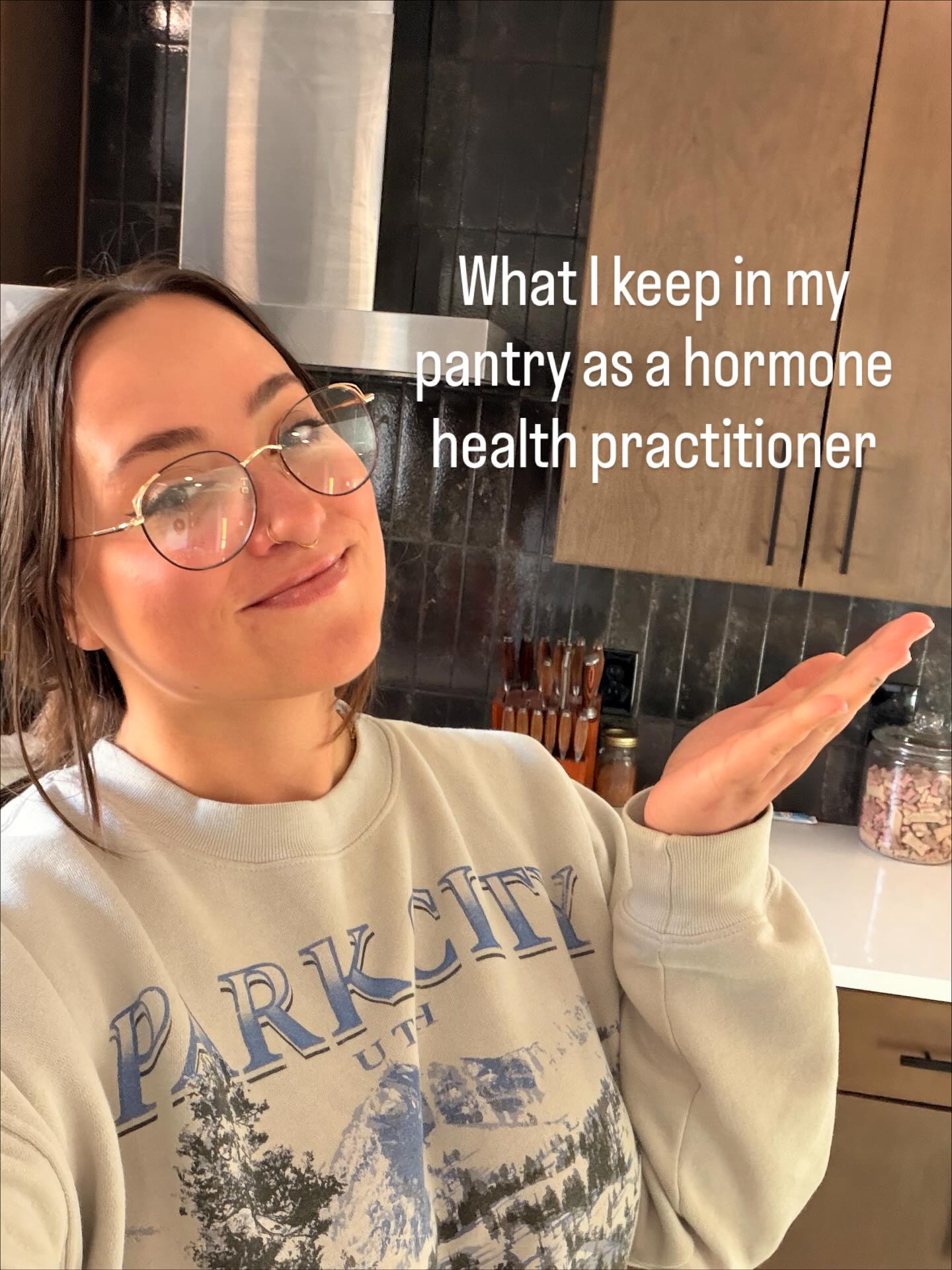 My go-to pantry items! These are a few my essentials that I use to balance blood sugar, keep me full, and regulate my cycle ❤️
✨Want to learn more on how to eat for your cycle? Comment “GUIDE” and I’ll will send you my “Eating For Your Cycle” guide!
#hormonehealth #hormonebalance #hormonehealing #holisticwellness #holisticnutrition #wellness #selfcare #morningroutine #groceryhaul #healthyeating #seedcycling #cyclesyncing