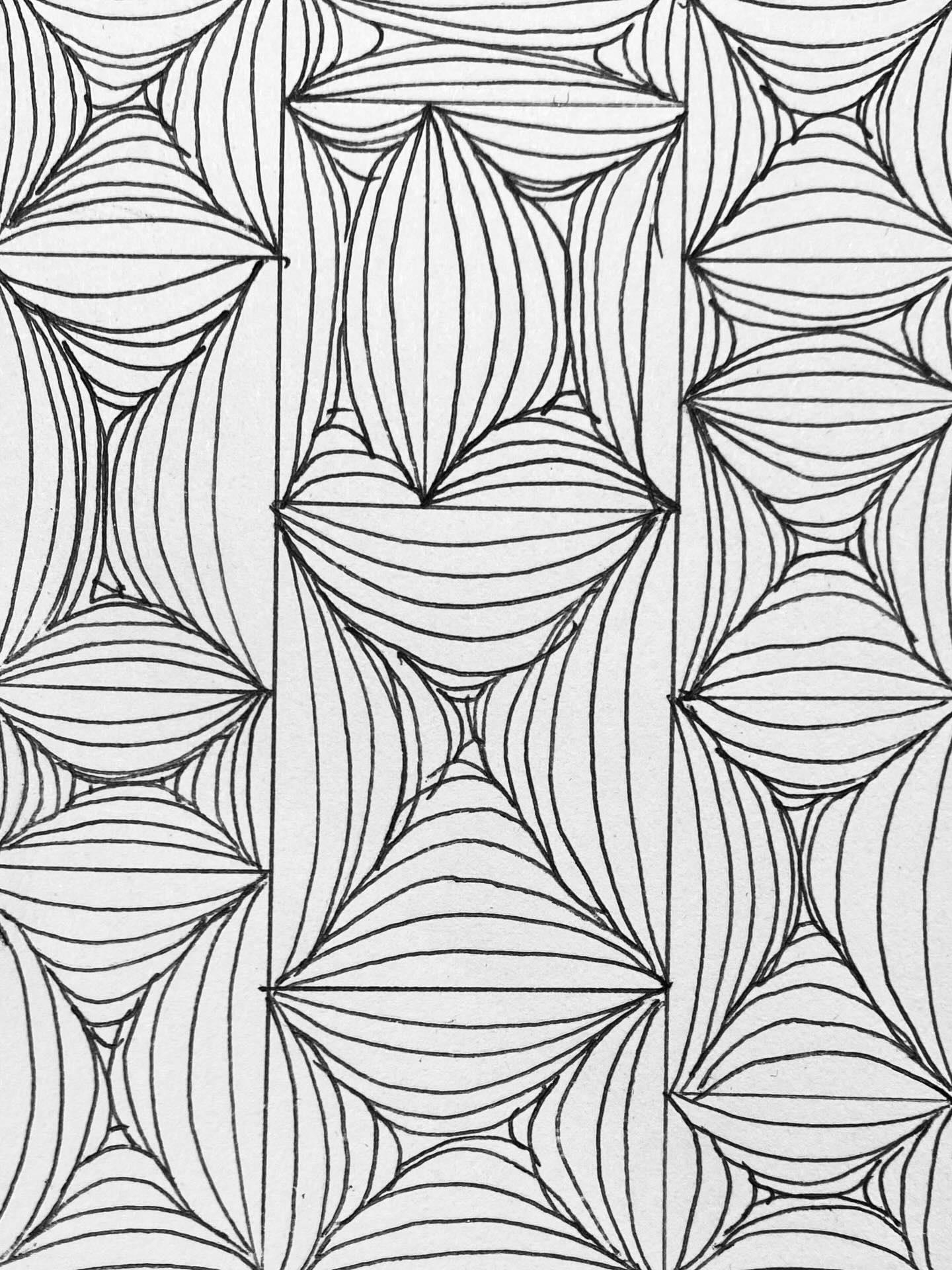 Gitter tegnet med lineal (1), streger (2) i frihånd og bløde buer (3). Personligt foretrækker jeg frihåndstegning med bløde buer.
Hvad synes du bedst om?