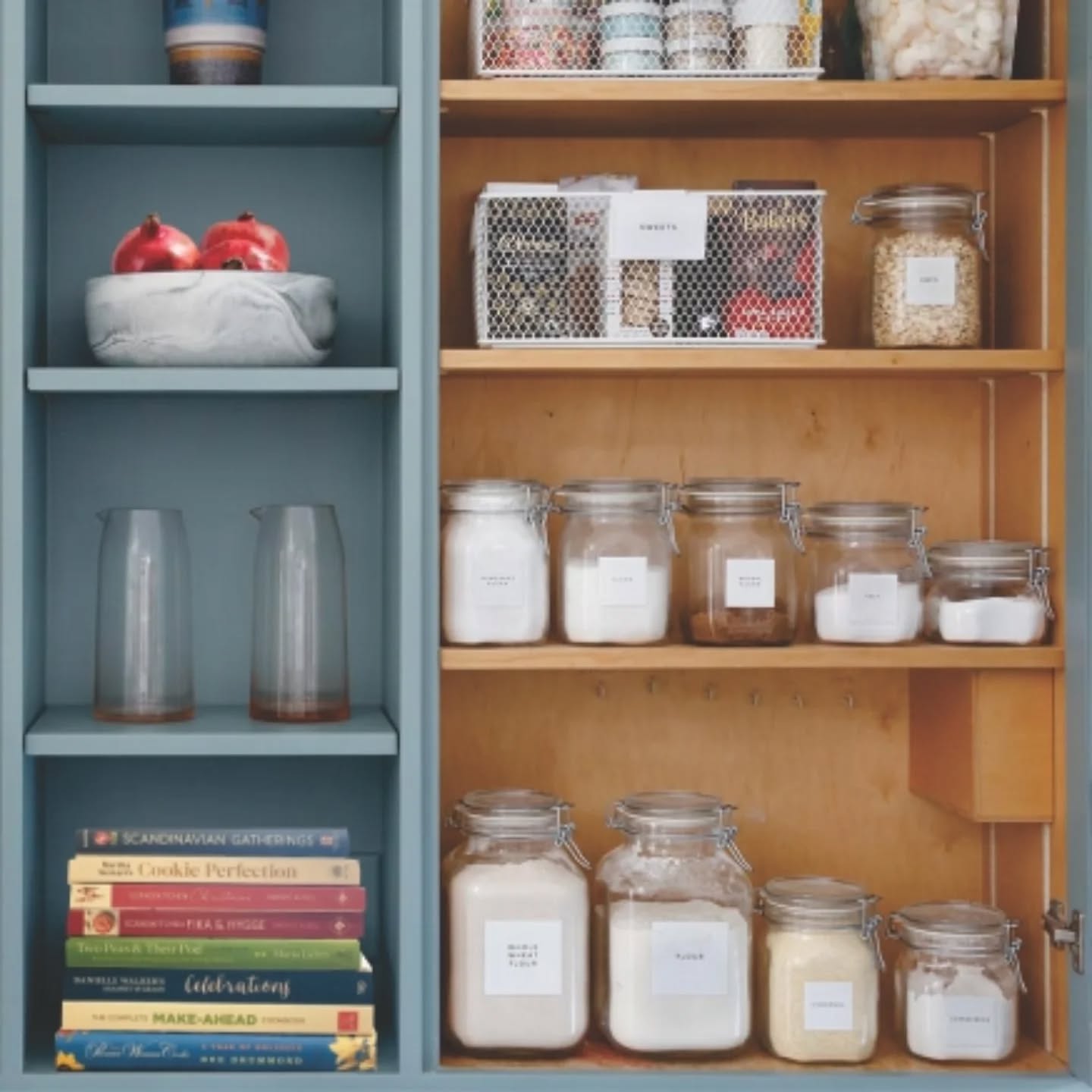Is your pantry ready for the holidays?
#pantrygoals #pantryorganization #professionalorganizer #organizedkitchen #professionalorganizer #bayareaorganizer #amscotthome