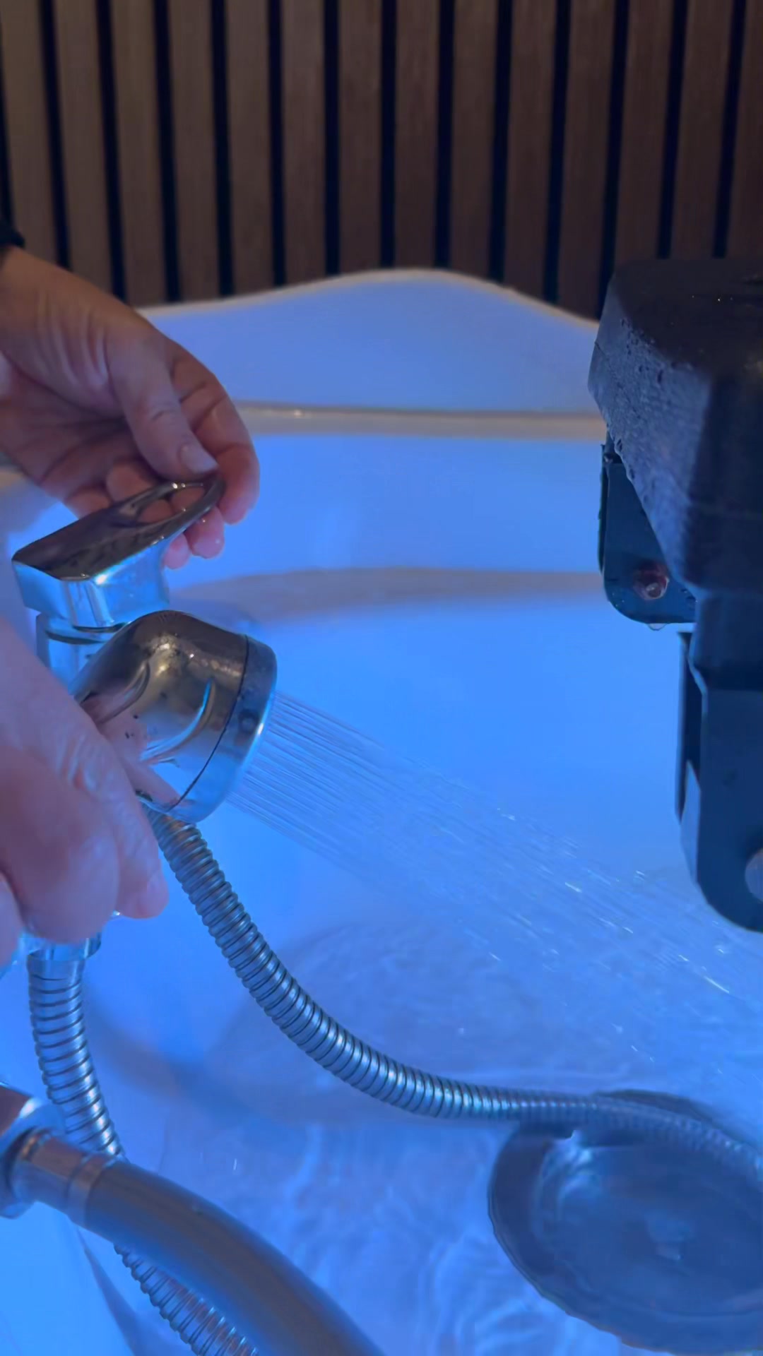 Close your eyes. Breathe. Listen. This is your scalp’s new obsession 🎧💆♀️ #ASMRBeauty #JapaneseHeadSpa #relaxation