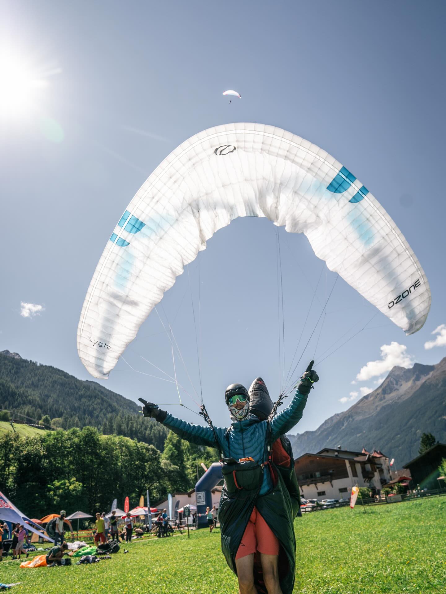 🐶🐾 Is there a better way to finish a WANDERBIRD Trophy? Just pure emotions and your best friend waiting after finishing a 50km course 😮💨🔥
#wanderbird #wanderbirdhikeandfly #hikeandfly #paragliding #hiking #flying #adventure #adventurerace #findyourpath
#wanderbirdtrophy #wanderbirdtrophystubai2025 #stubai #tirol