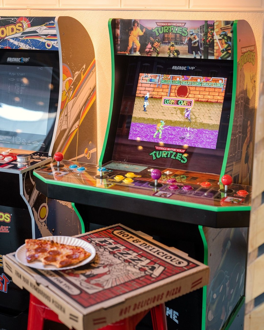 Let loose over your lunch break! Enjoy Frank's Pizzeria's free-play arcade games and classic slices that hit the spot every time🍕👾
📸: @cbyatesphoto