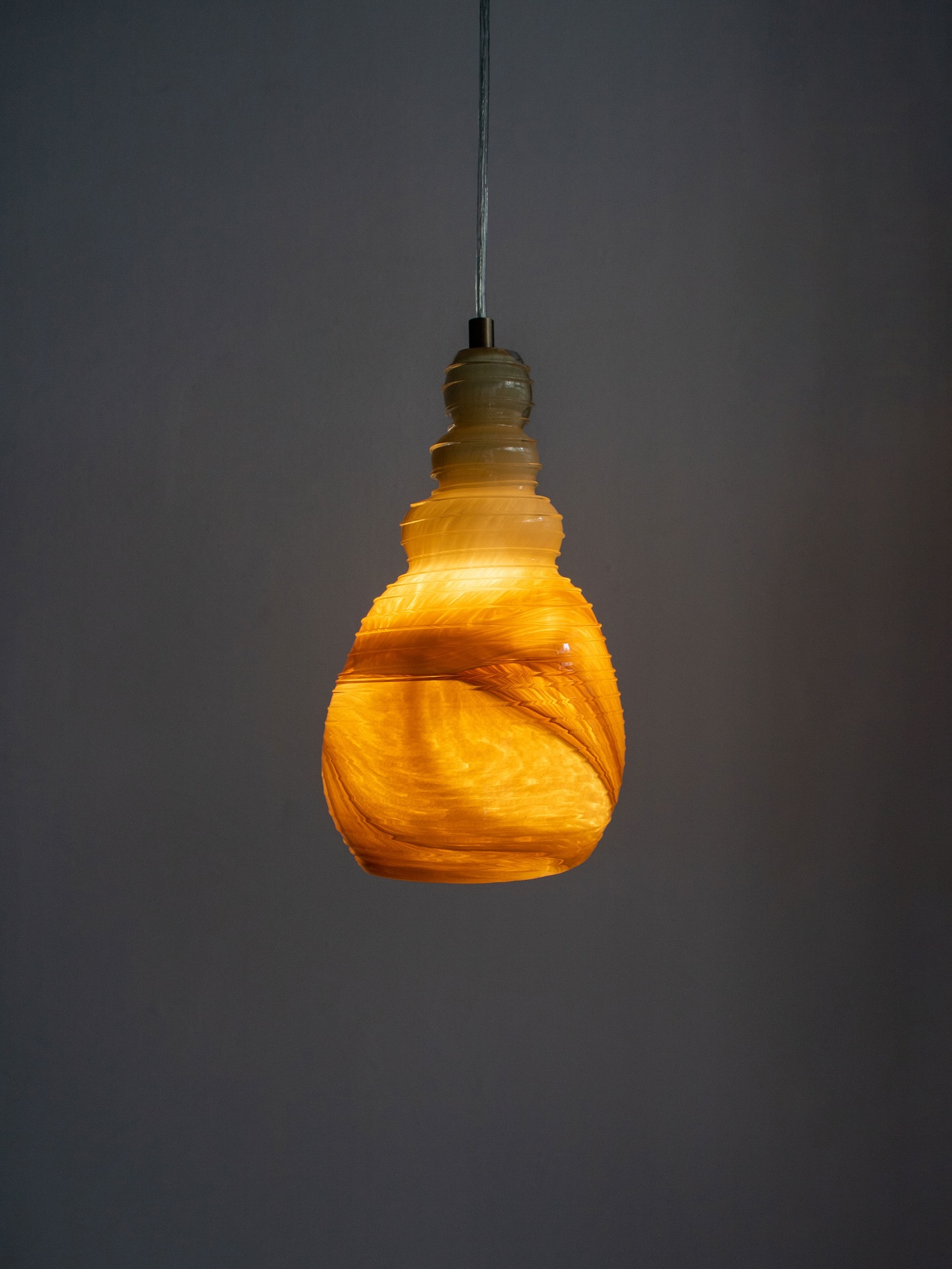 ✨ Meet Aqua ✨ a quiet memory of the sea brought into the home.🐚
Inspired by the small seashell treasures we collect along the shore and shaped entirely by hand through free-form handblown glass, it carries a gentle glow that feels personal, warm, and beautifully one-of-a-kind. 💫
>>maiizen.com