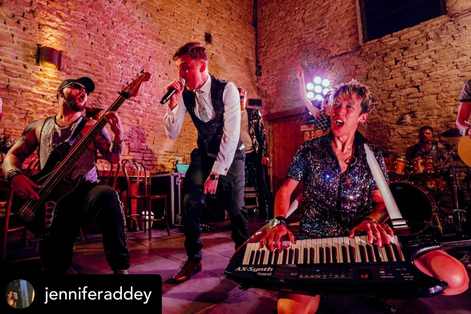 When the bride and groom get on the mic and absolutely storm the place! Incredible to spend this amazing day and night with our own very special lovebirds @ashlykerkhof and @jenniferaddey 😍🤘🏼
💒 wedding day ❤️
.
.
.
#livemusic #weddingmusic #eventprofs #weddinginspiration #eventplanning #party #band #london #wedding #weddingplanner #weddingband #partyband #singers #entertainment #coversband #celebration #luxuryevents #showband #coversband #eventprofsuk #instagood #instawedding #luxurywedding #bestband #bestparty #weddingmusicentertainment #weddingparty #weddingreception #potd #brideandgroom @crippsbarn @crippsandco @hamish.irvine super-snapper on the camera-love 📸