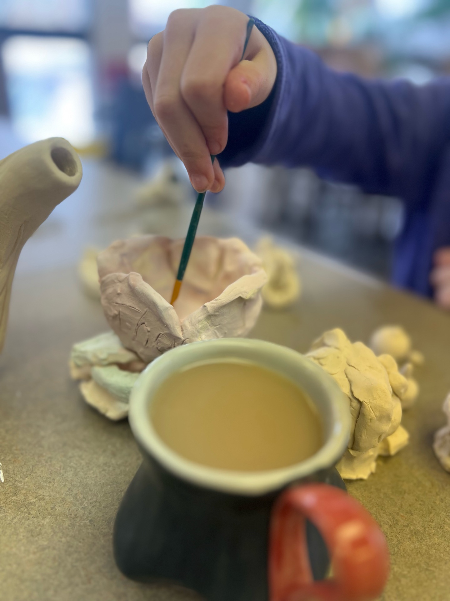 ⚠️ Cute content alert ⚠️
Our incredible pottery instructor Disa had a request from students to have a tea party with mugs they made in class. So she organized the sweetest tea and art party for them.
Winter semester she will be teaching two sessions on Sunday mornings! A 6-9 year old class and an 8-12. Register on our website.